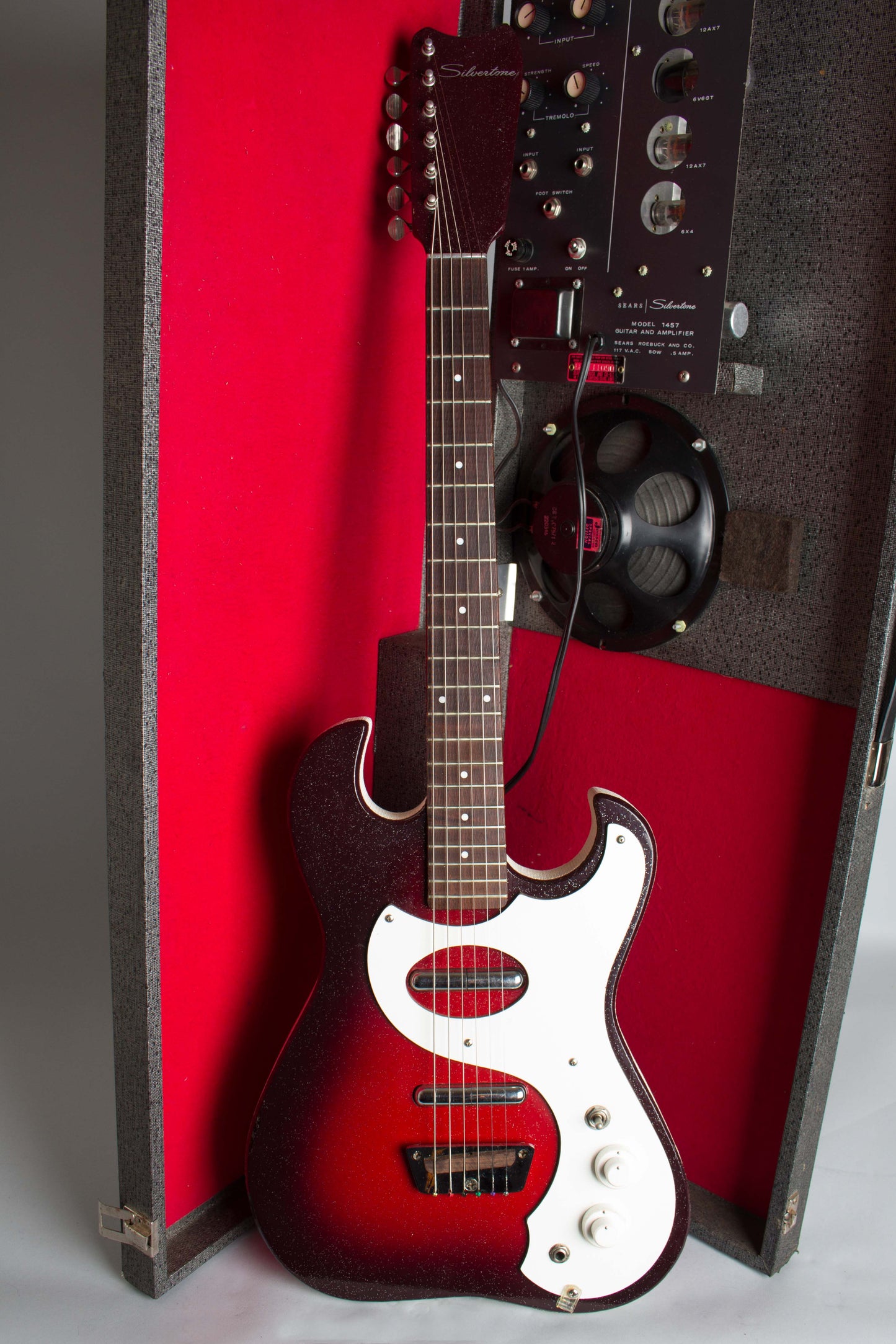 Danelectro Silvertone Model 1457 Amp-In-Case Semi-Hollow Body Electric Guitar (1964)