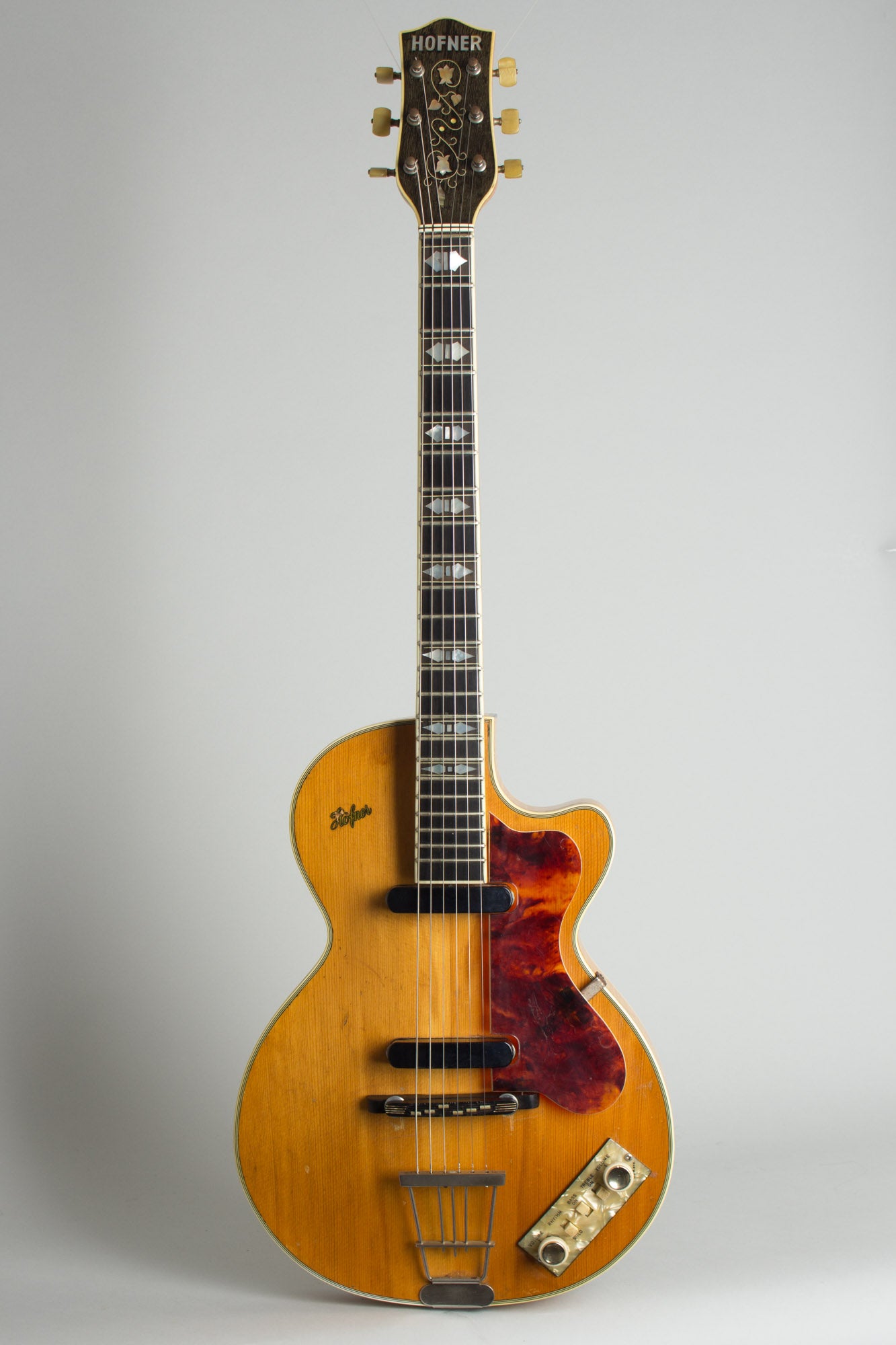 Hofner Club 60 Arch Top Hollow Body Electric Guitar (1959)
