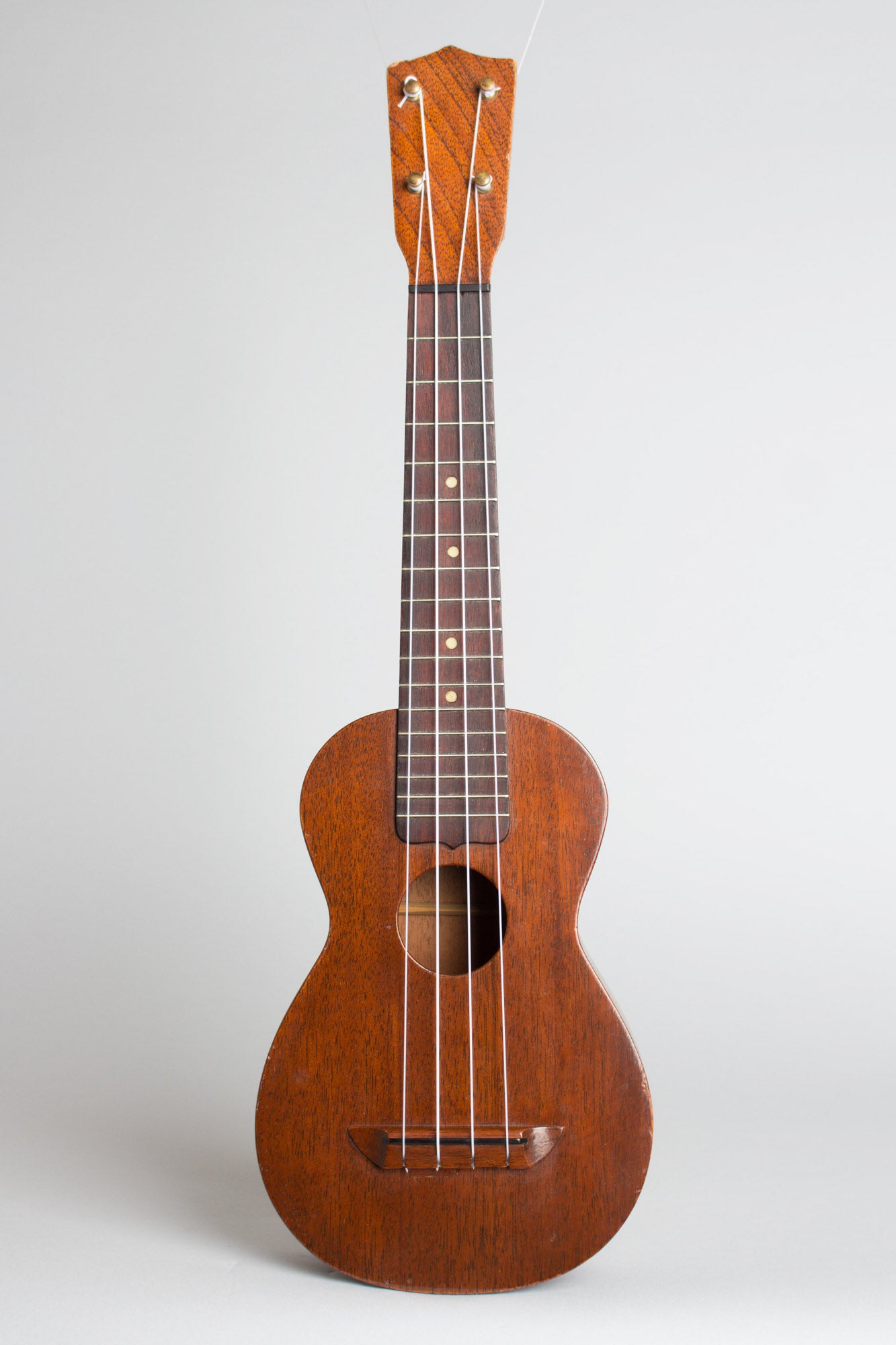 Lyon & Healy Soprano Ukulele (1922)