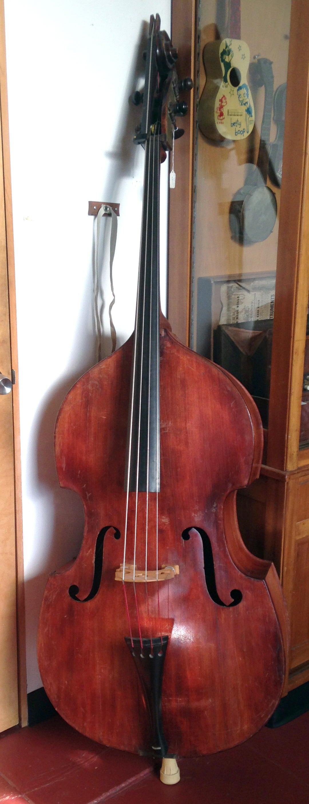 unlabelled Upright Bass (1900)