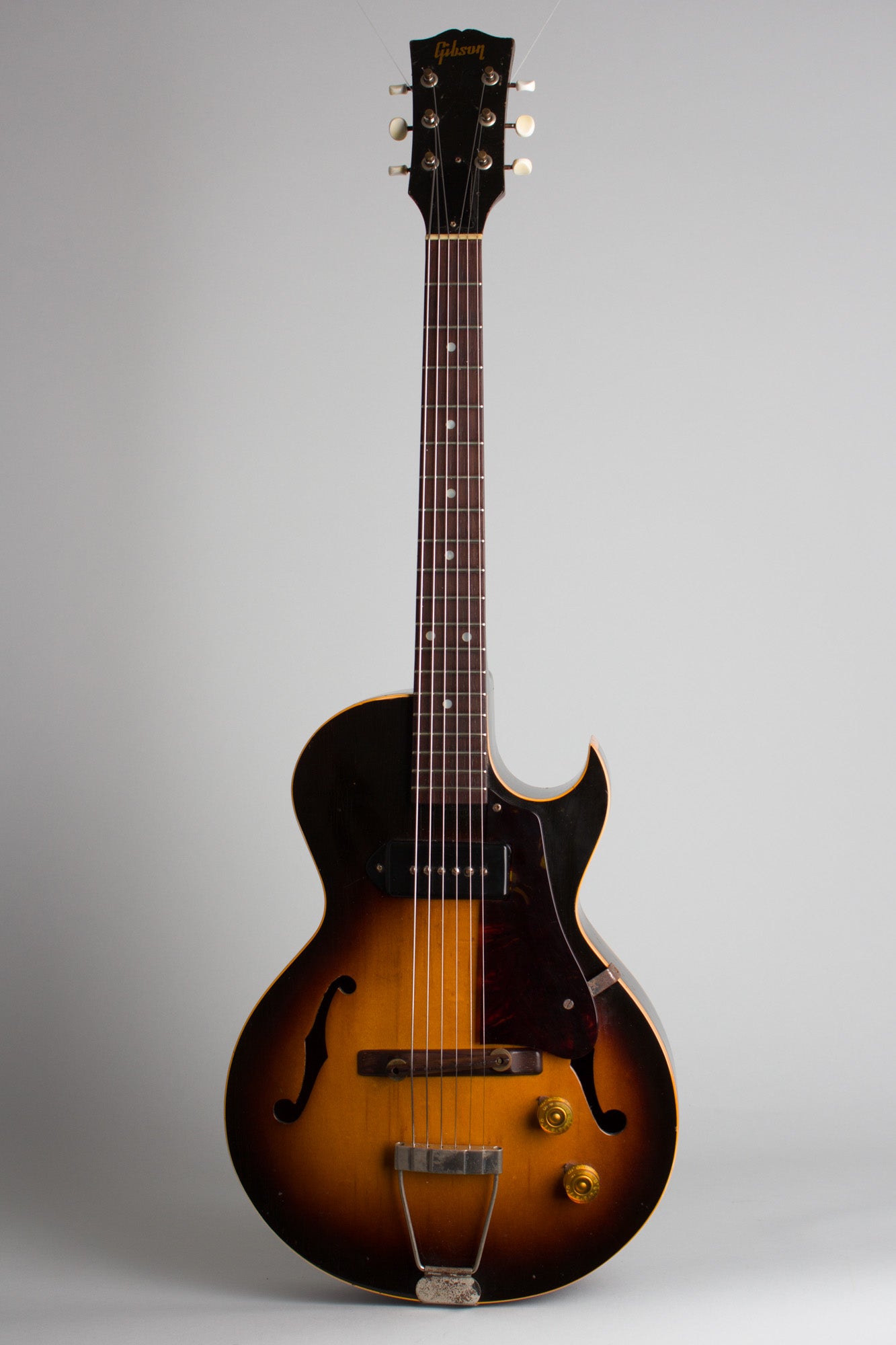Gibson ES-140 Arch Top Hollow Body Electric Guitar (1954)