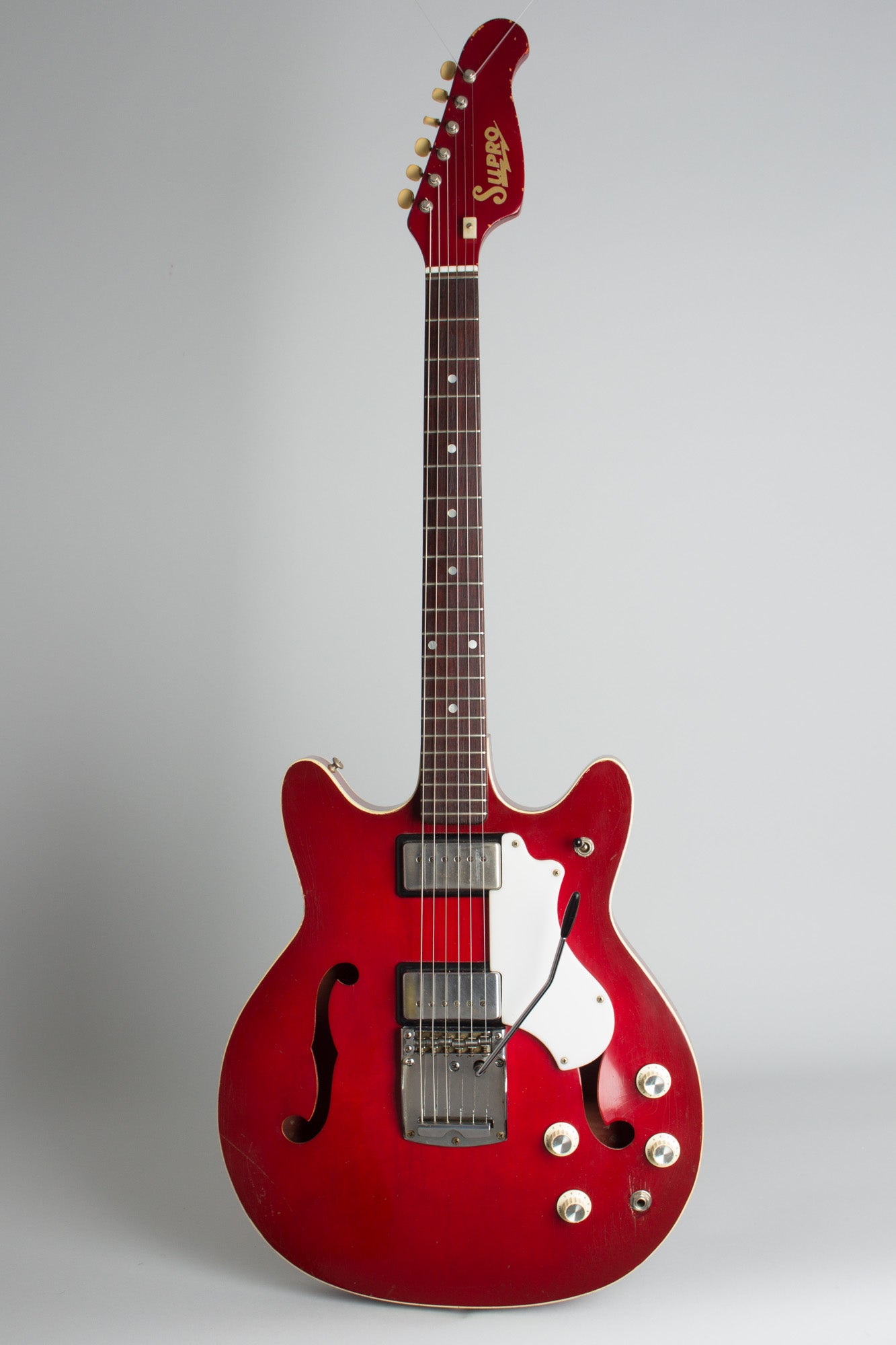 Supro Clermont S667 Thinline Hollow Body Electric Guitar (1968)
