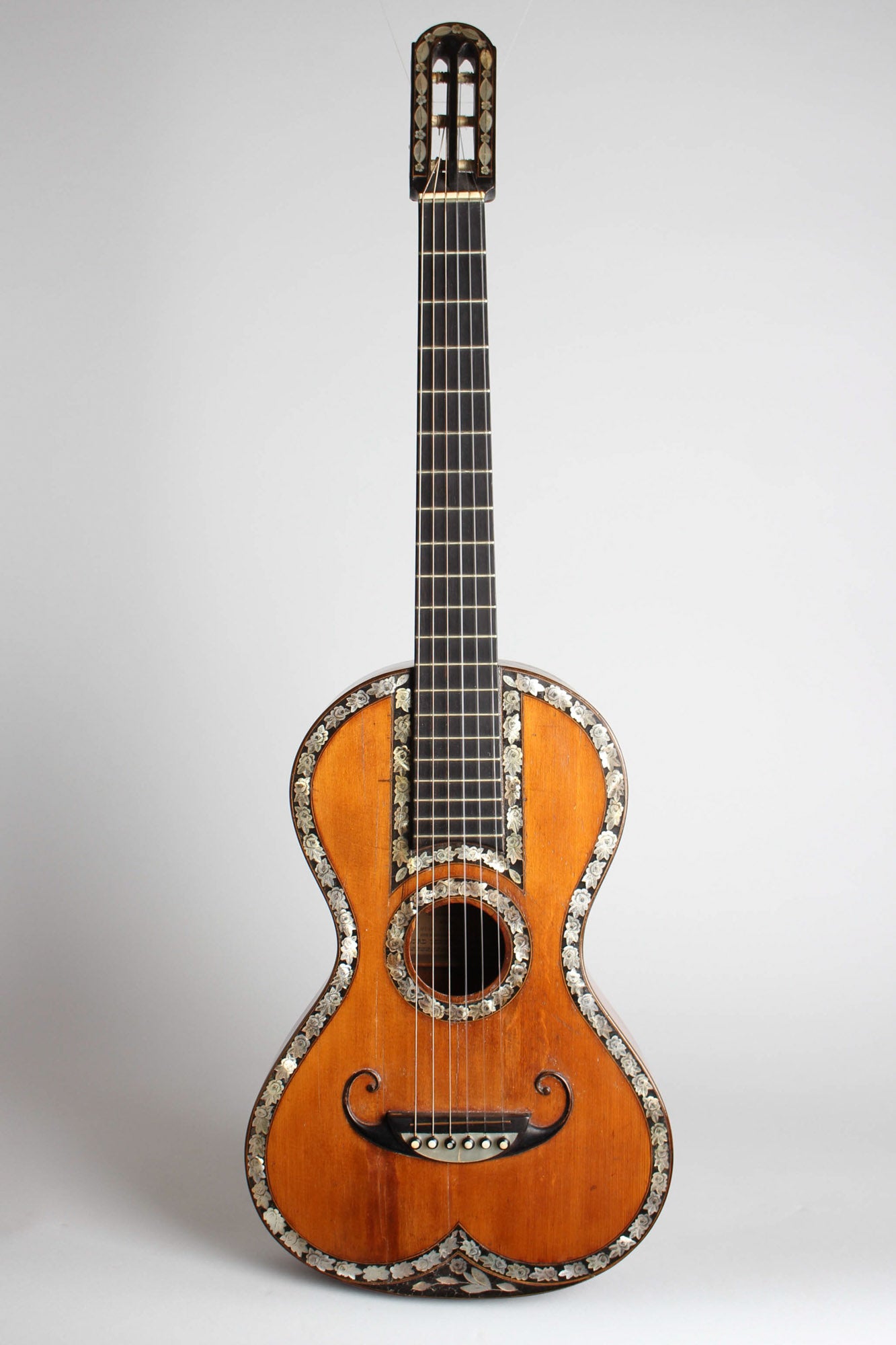 Alday & Co., Dublin Decorative Romantic Guitar (1850)