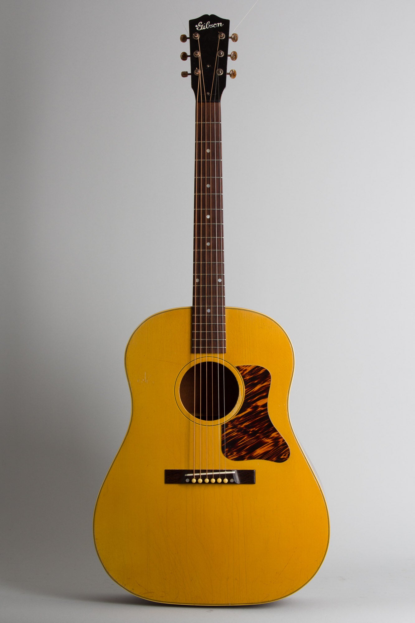 Gibson J-35 Flat Top Acoustic Guitar (1941-2)