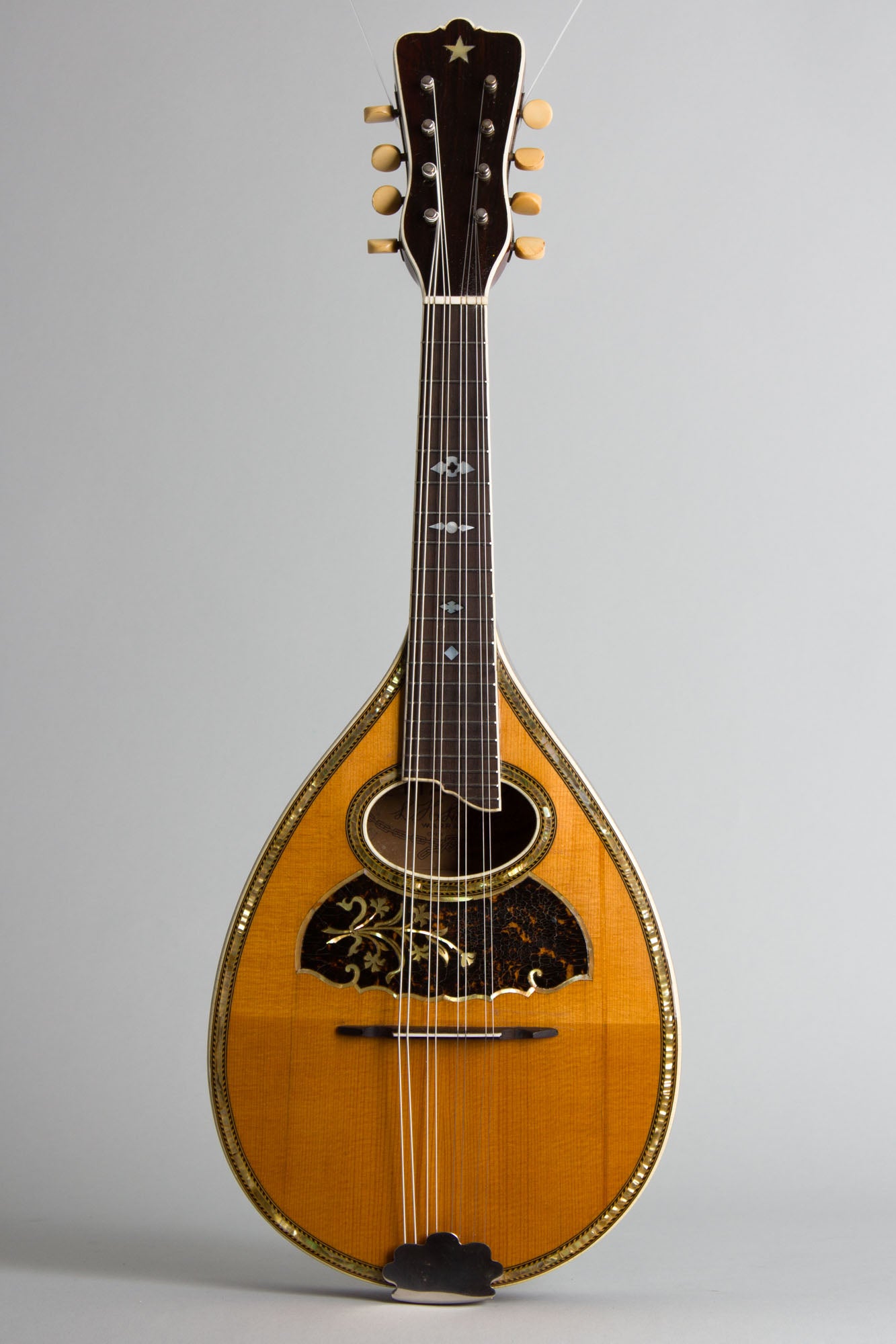 Harmony Leland Brilliantone Flat Back, Bent Top Mandolin (1918)