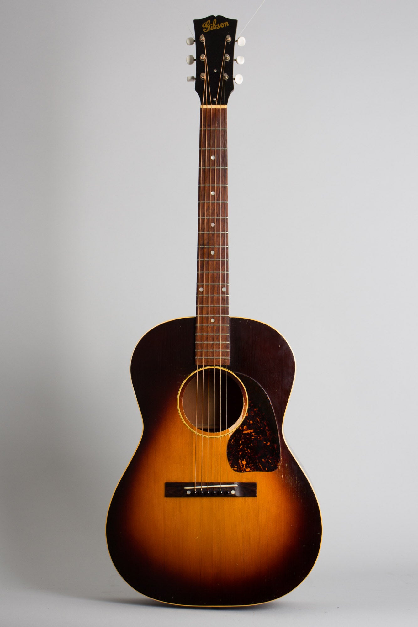 Gibson LG-2 Flat Top Acoustic Guitar (1946-7)
