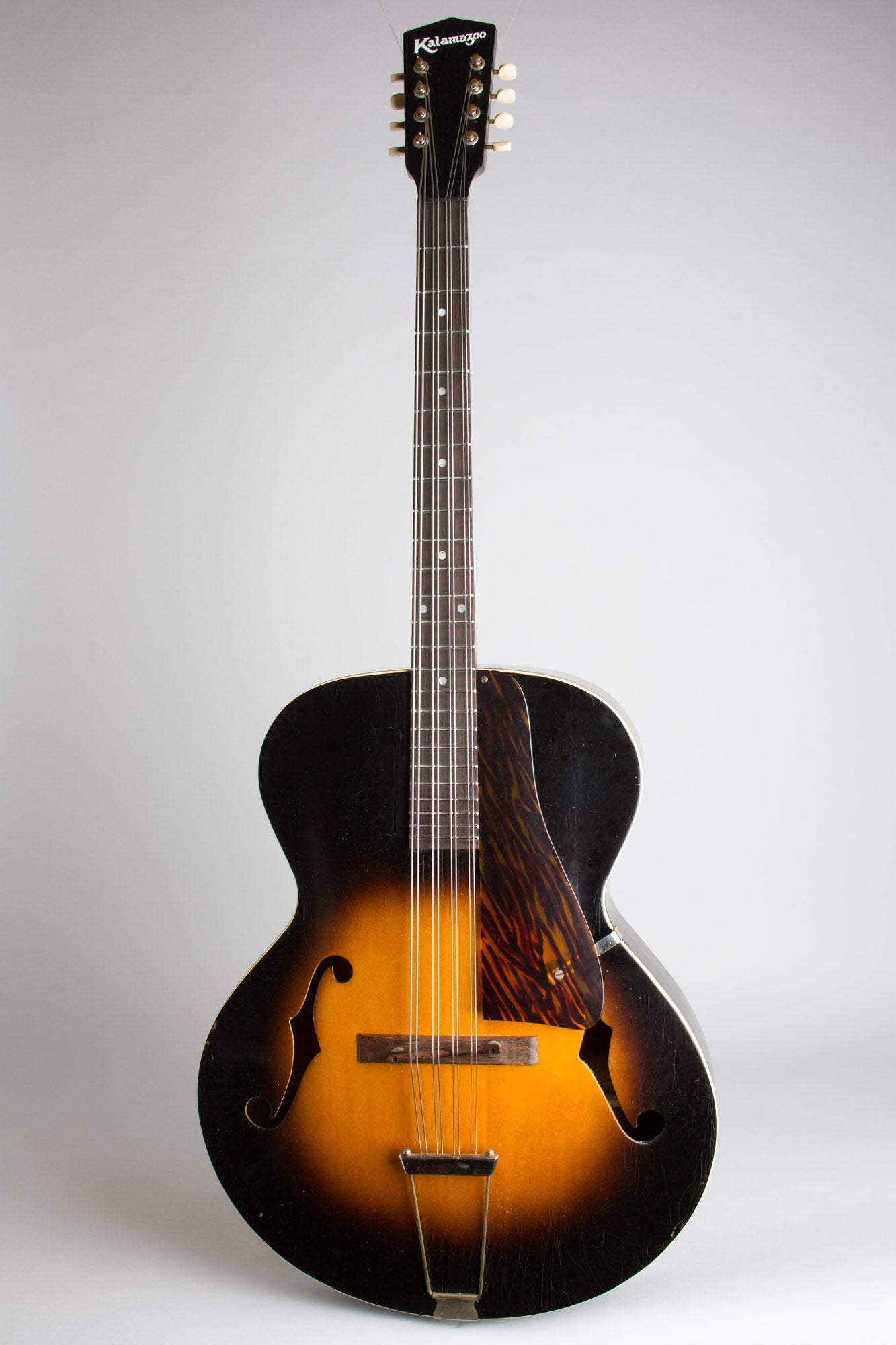 Kalamazoo KK-31 Mandocello (1935)