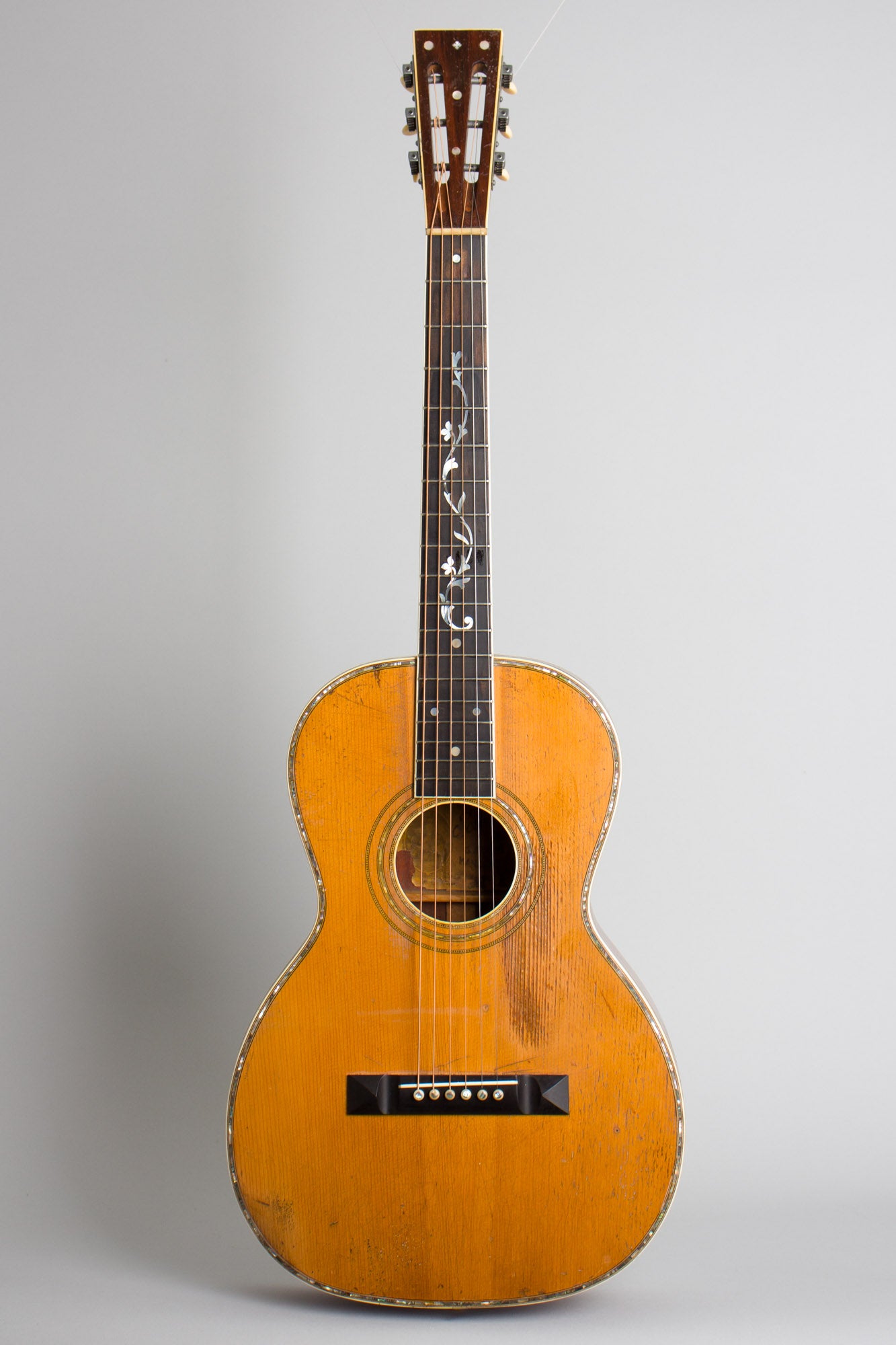 Soverign Concert size Flat Top Acoustic Guitar (1920s)