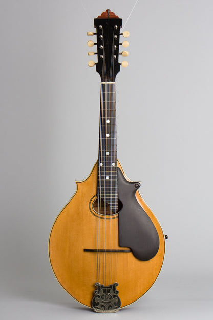 Lyon & Healy Style B Carved Top Mandolin (1919)