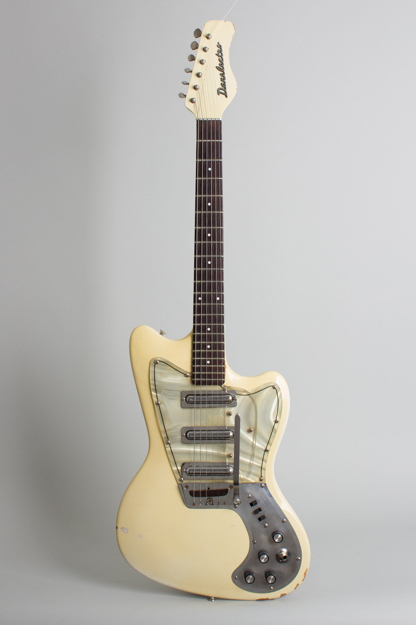 Danelectro Dane D3V Solid Body Electric Guitar (1967)