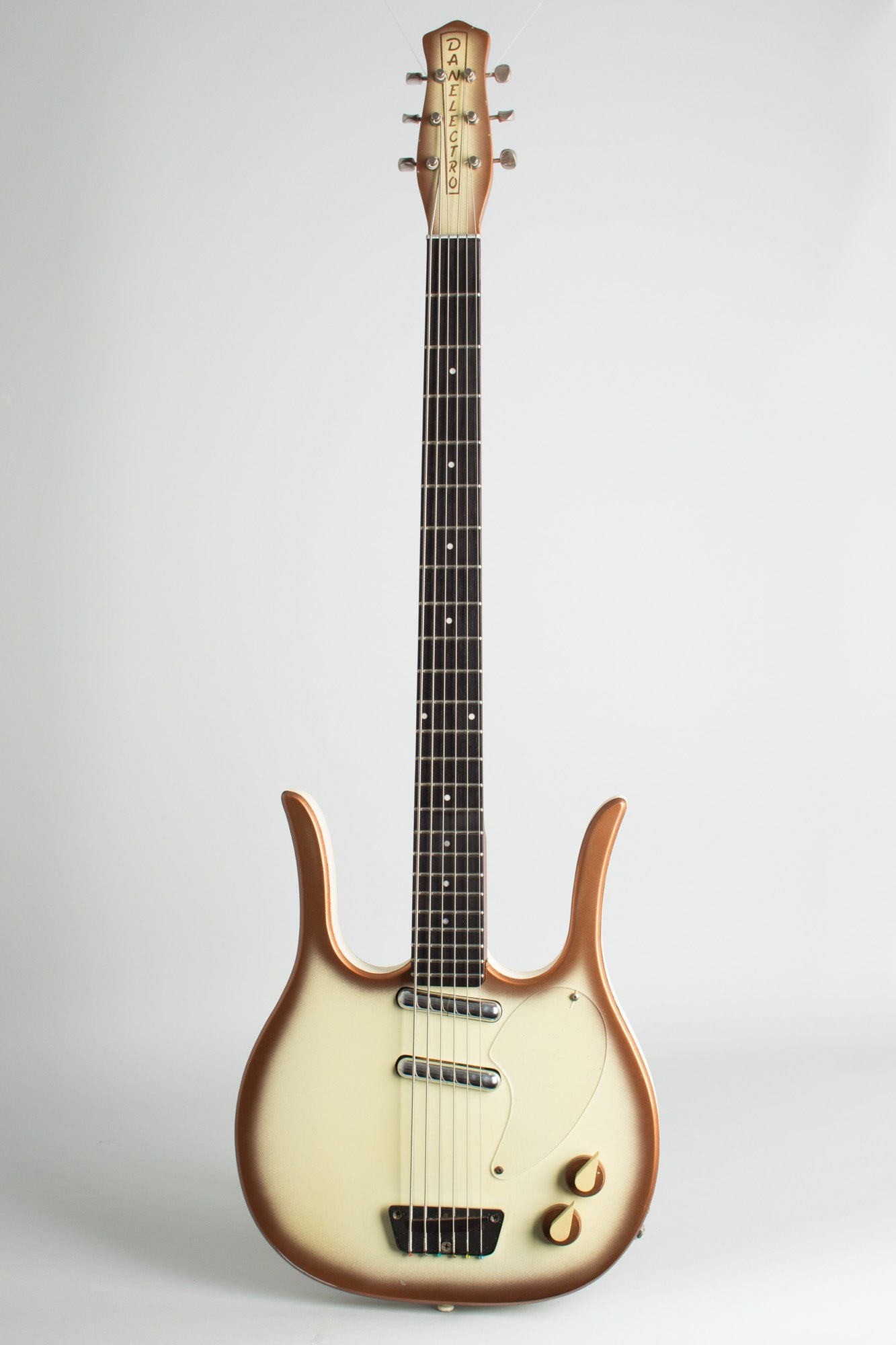 Danelectro Longhorn Model 4623 Electric 6-String Bass Guitar (1958)