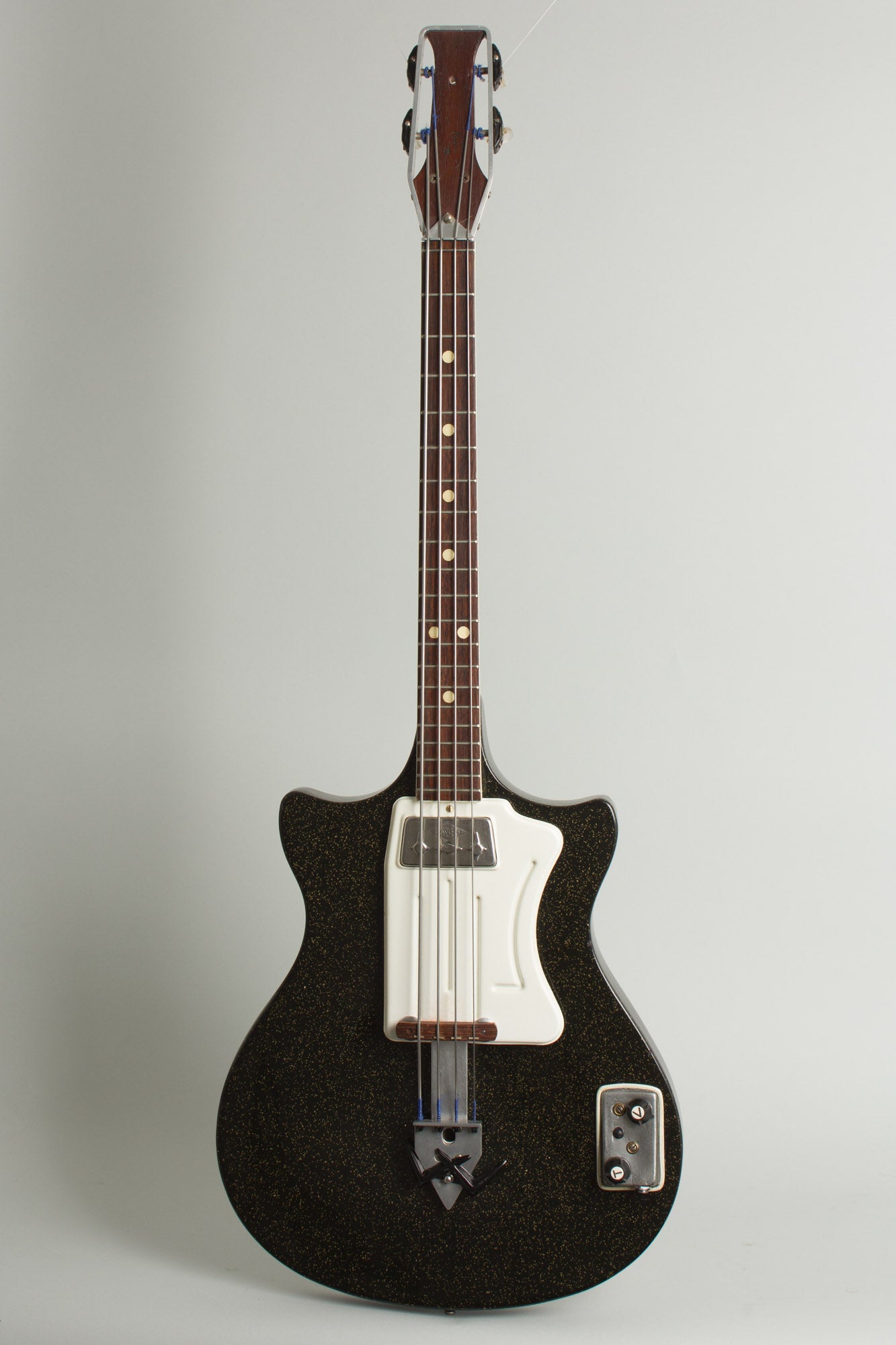 Wandre Roby Basso 63 Semi-Hollow Body Electric Bass Guitar (1963)