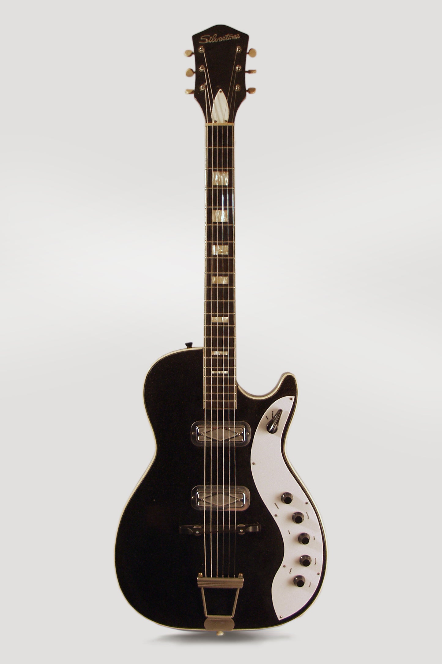 Harmony Silvertone Model 1423 Semi-Hollow Body Electric Guitar (1962)