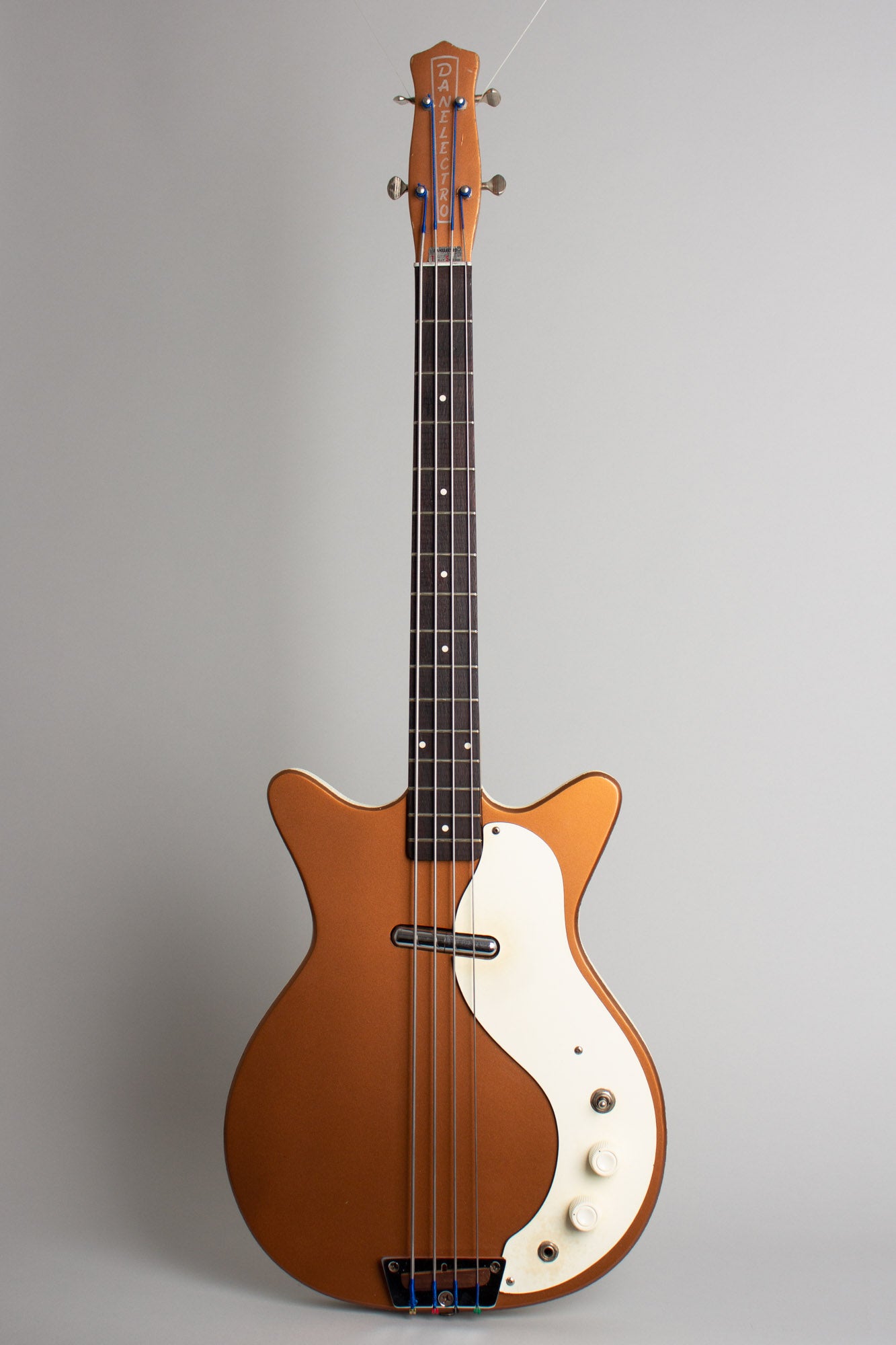 Danelectro Shorthorn Model 3412 Electric Bass Guitar (1965)