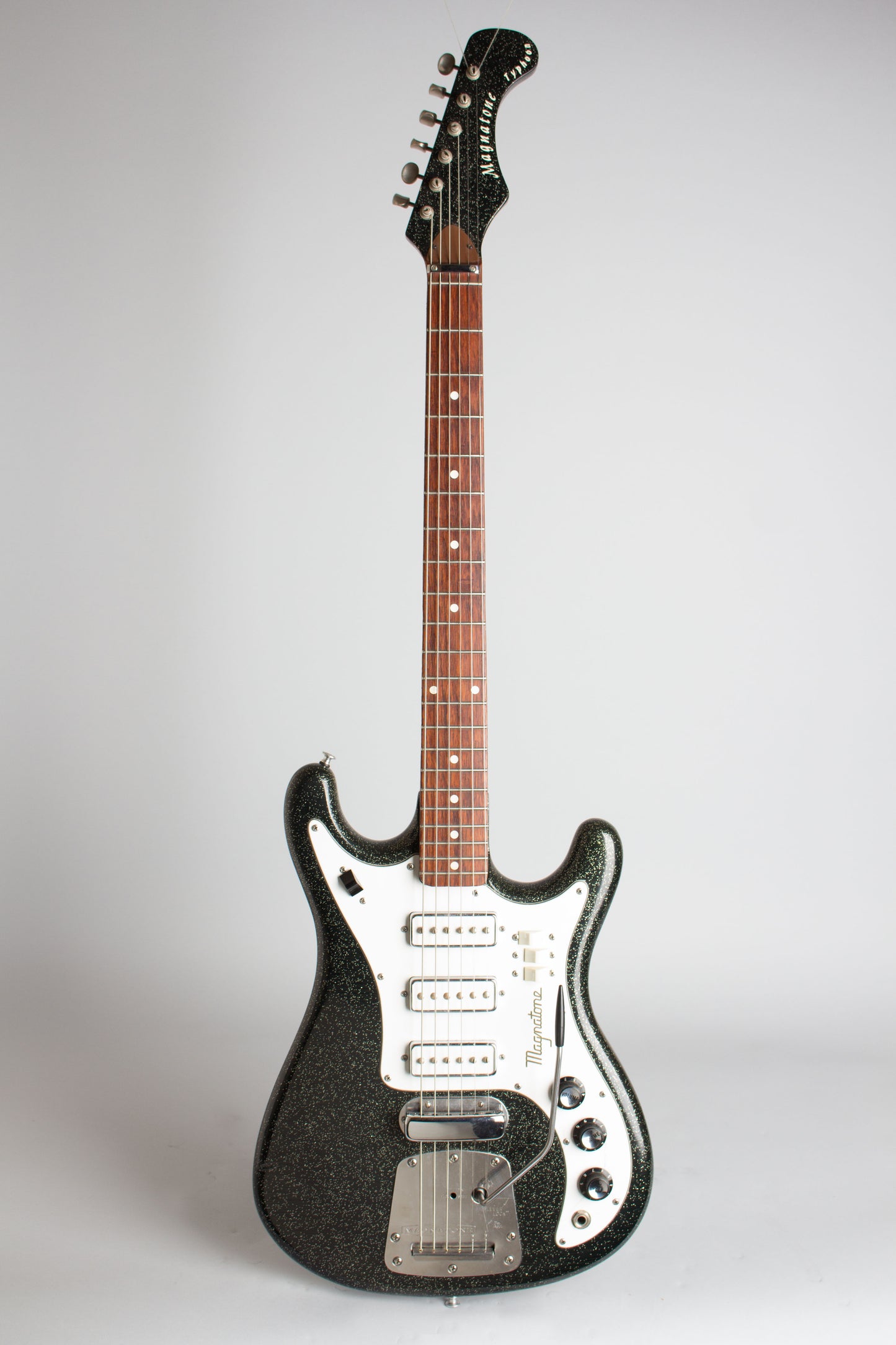 Magnatone Typhoon X-20 Solid Body Electric Guitar (1965)