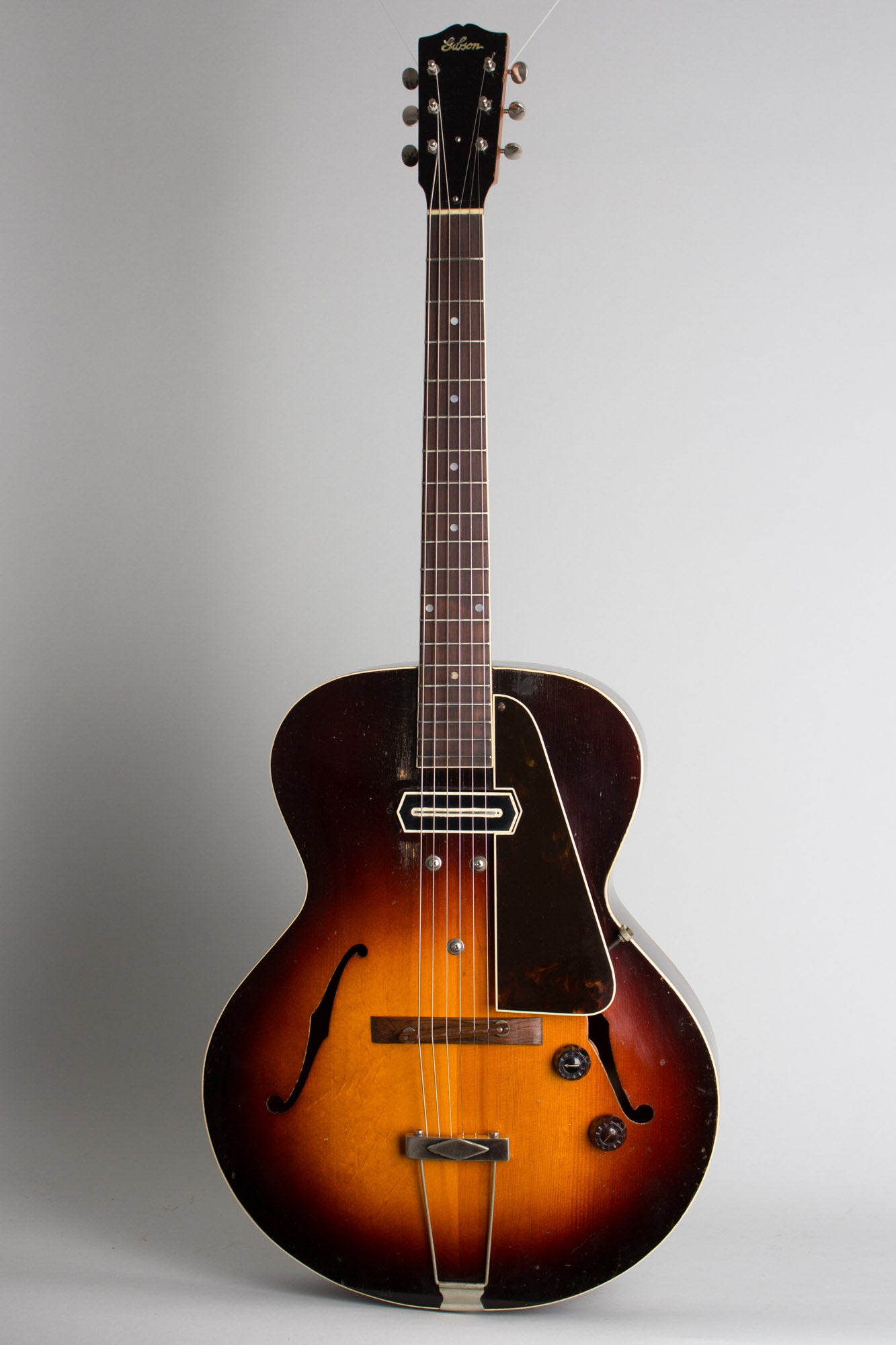 Gibson ES-150 Arch Top Hollow Body Electric Guitar (1939)