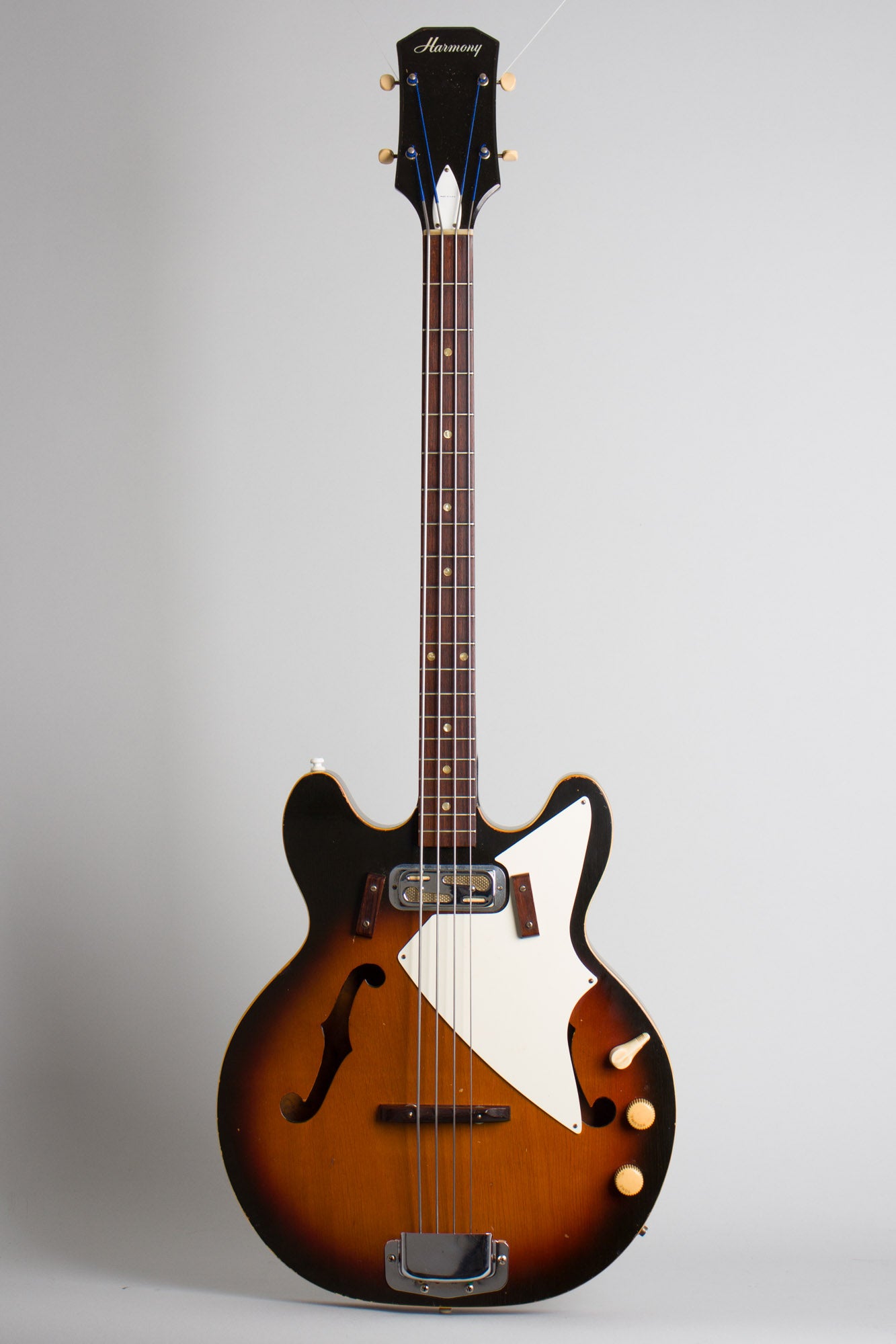 Harmony H-22 Electric Bass Guitar (1972)