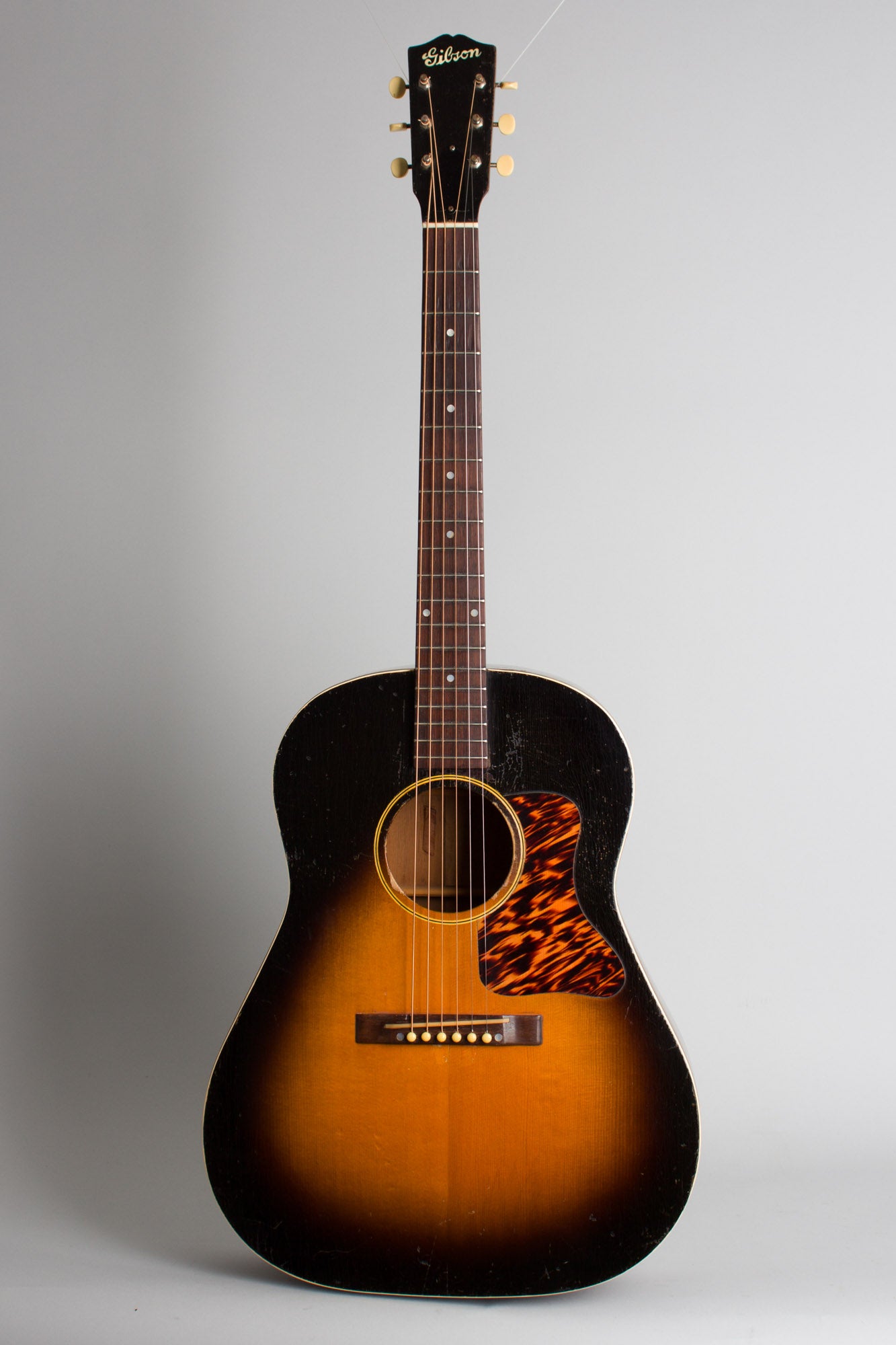 Gibson J-35 Flat Top Acoustic Guitar (1937-8)