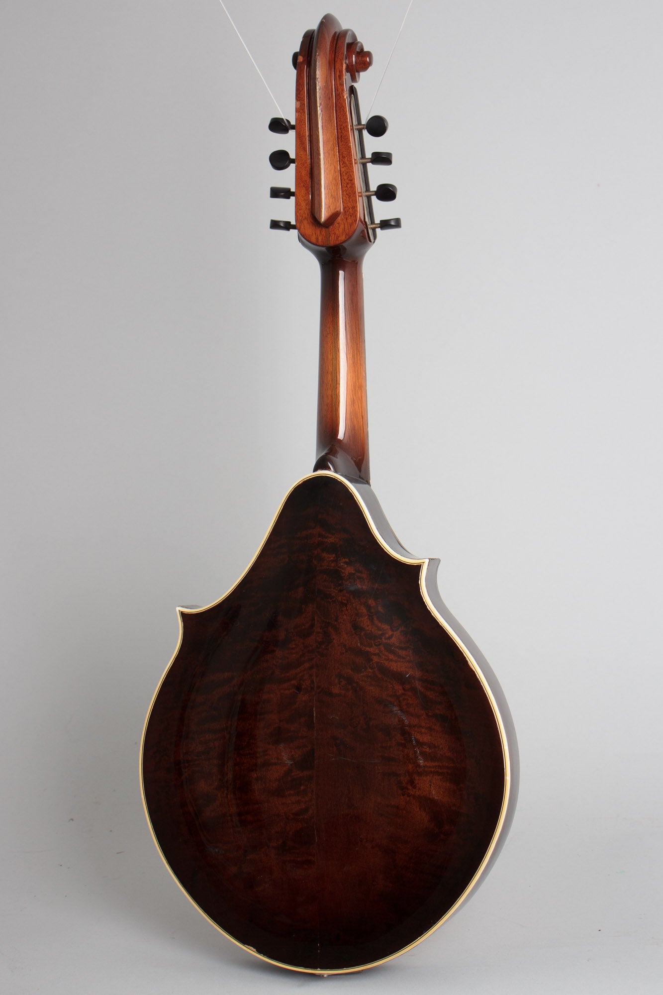 Washburn Model 5283 Deluxe Carved Top Mandolin (1935)