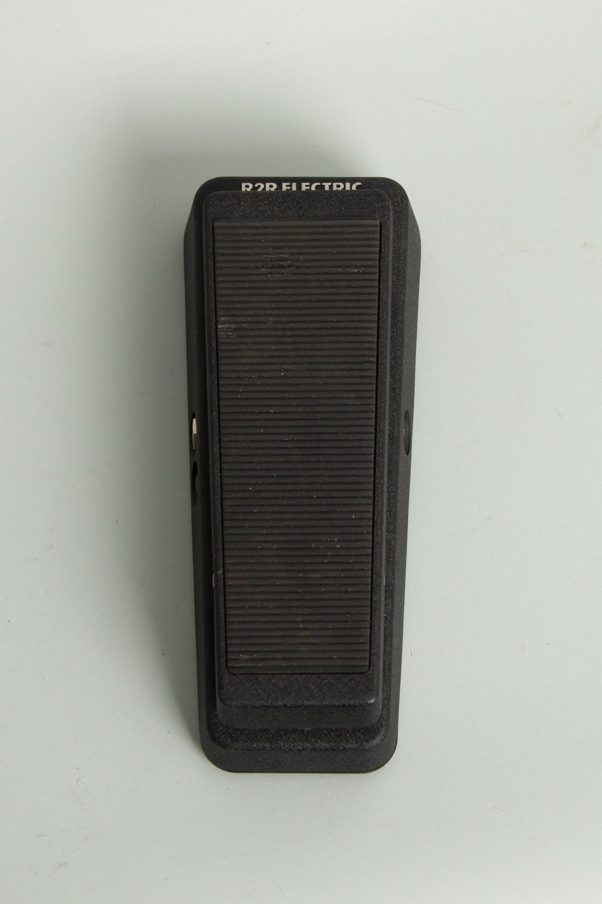 R2R Electric Wah-Wah Pedal Effect (2020s)