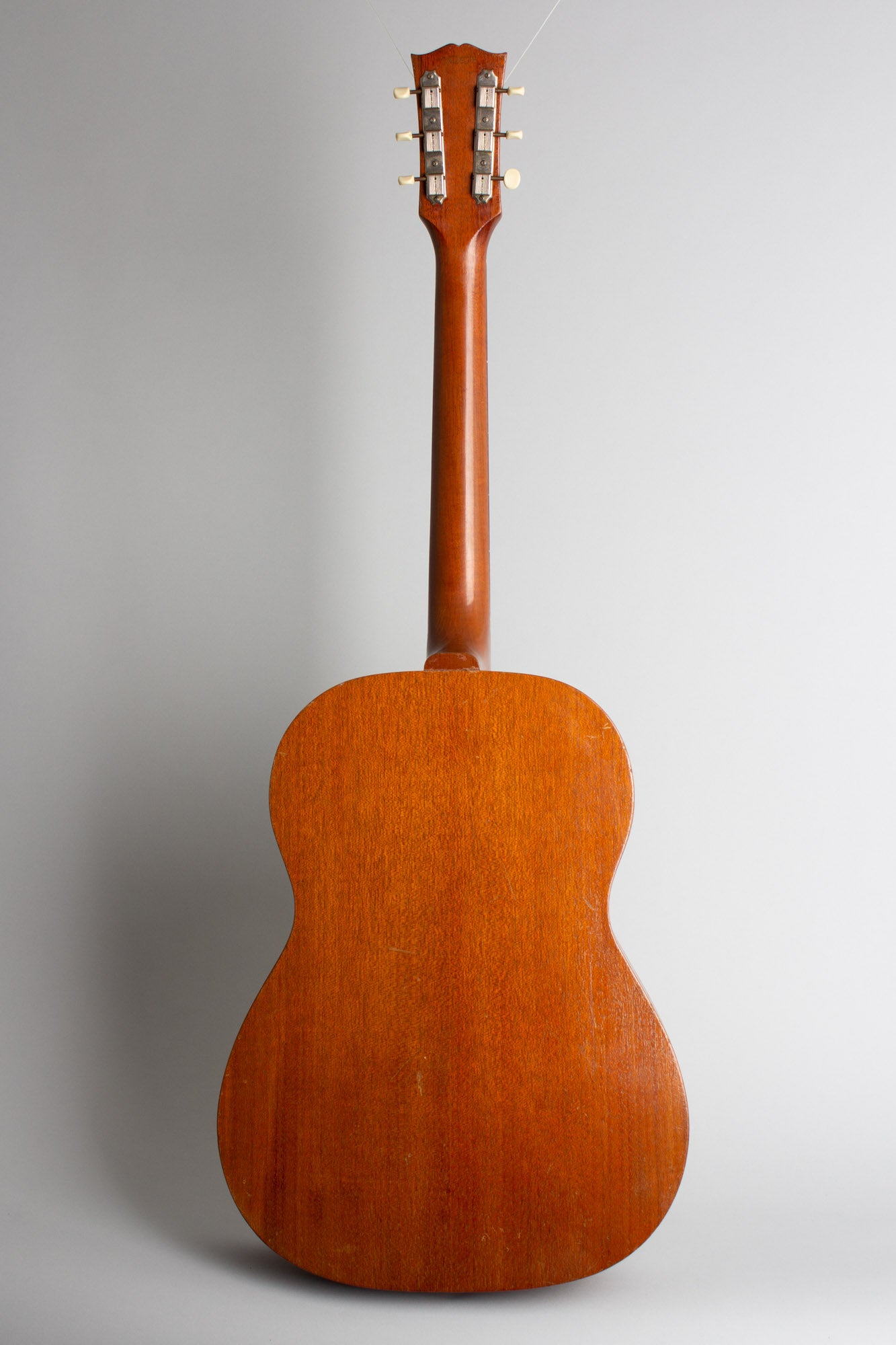 Gibson LG-0 Flat Top Acoustic Guitar (1964)