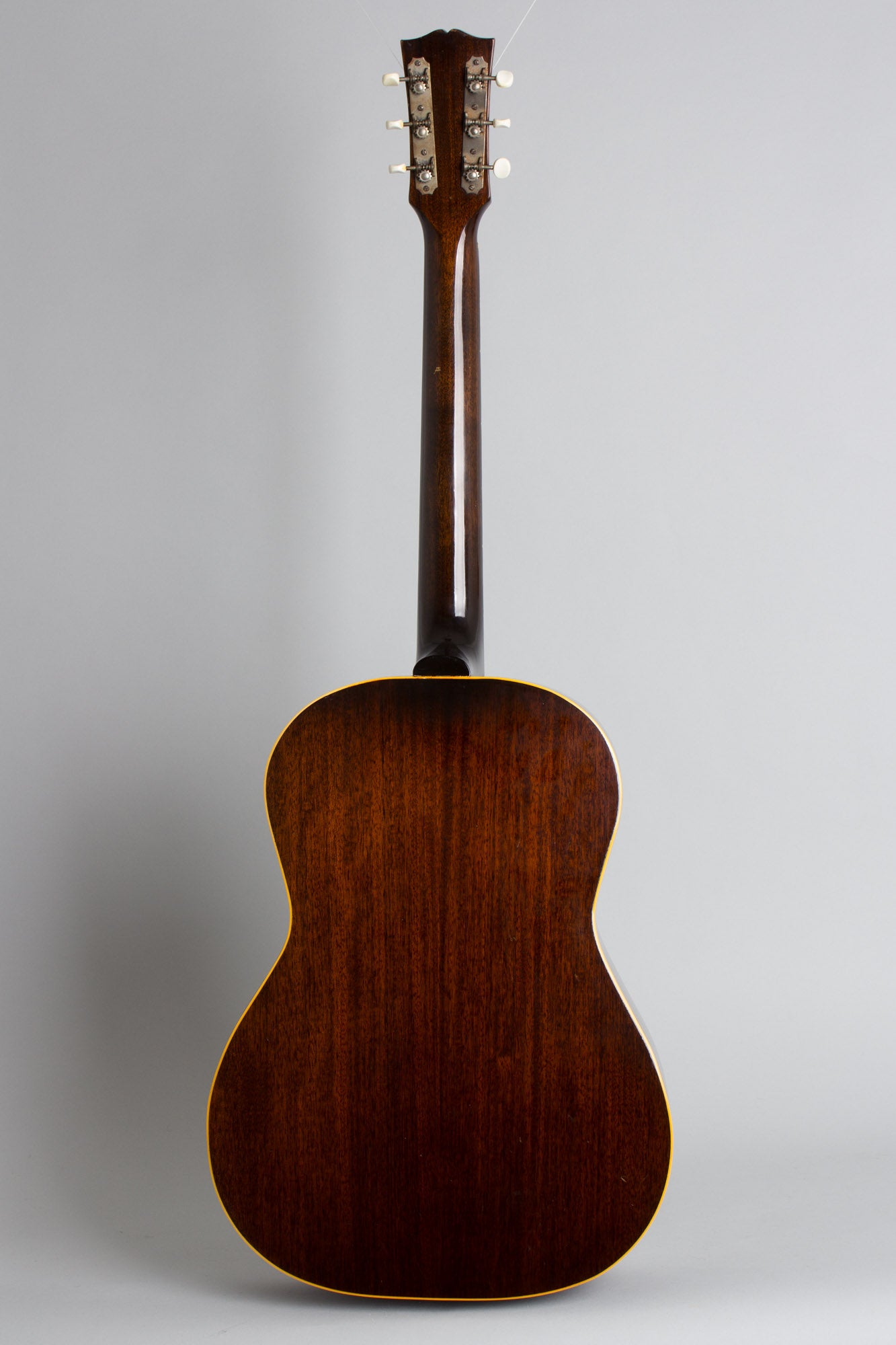 Gibson LG-2 Flat Top Acoustic Guitar (1946-7)