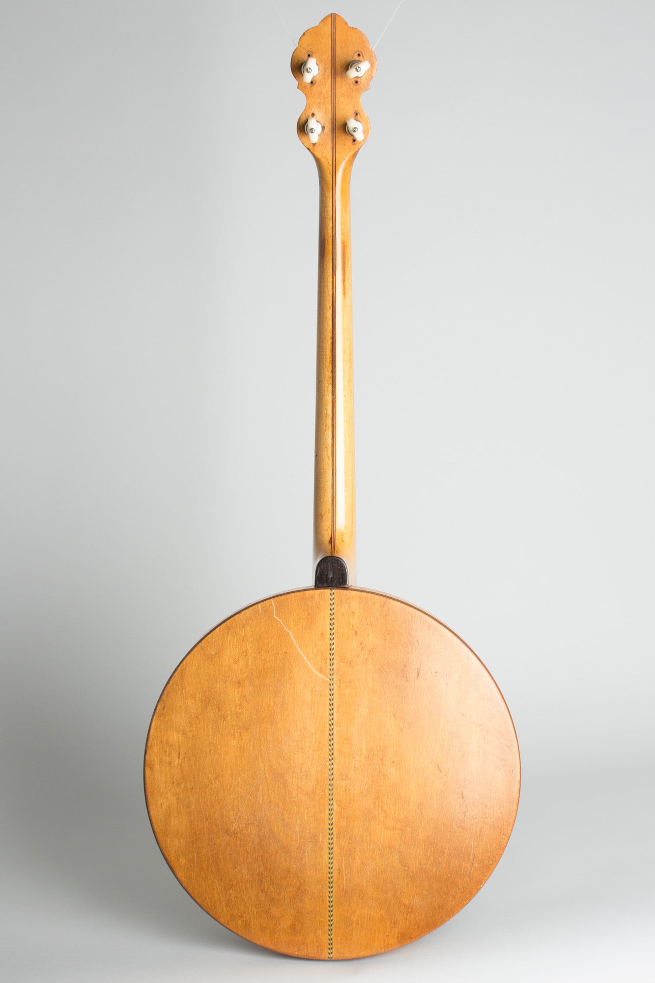 Iucci Mellotone Grand Tenor Banjo (1925)