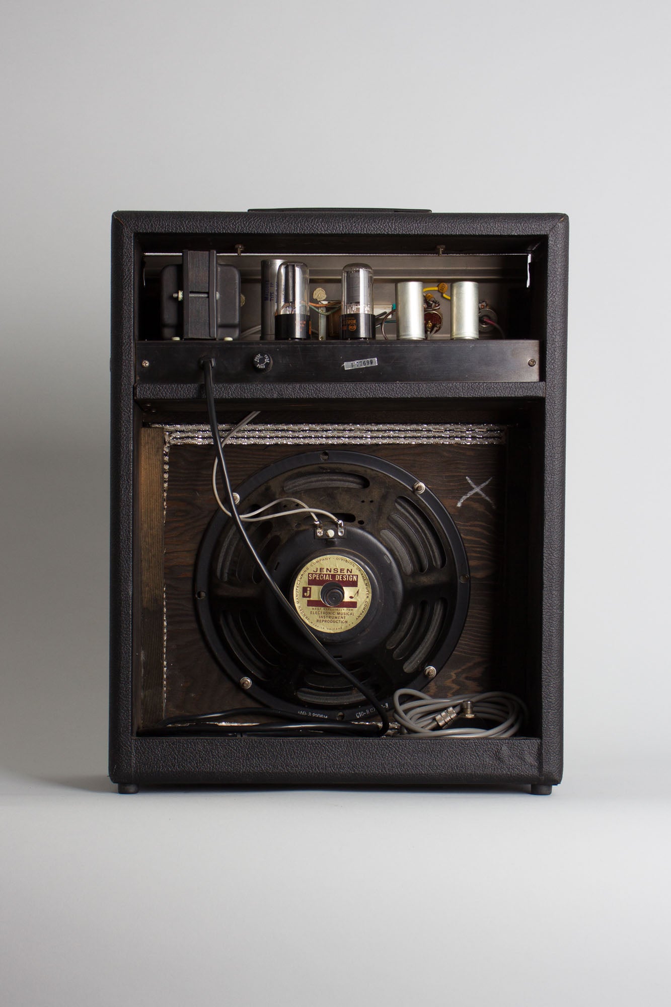 Supro Trojan Model S6616 Tube Amplifier (1966)