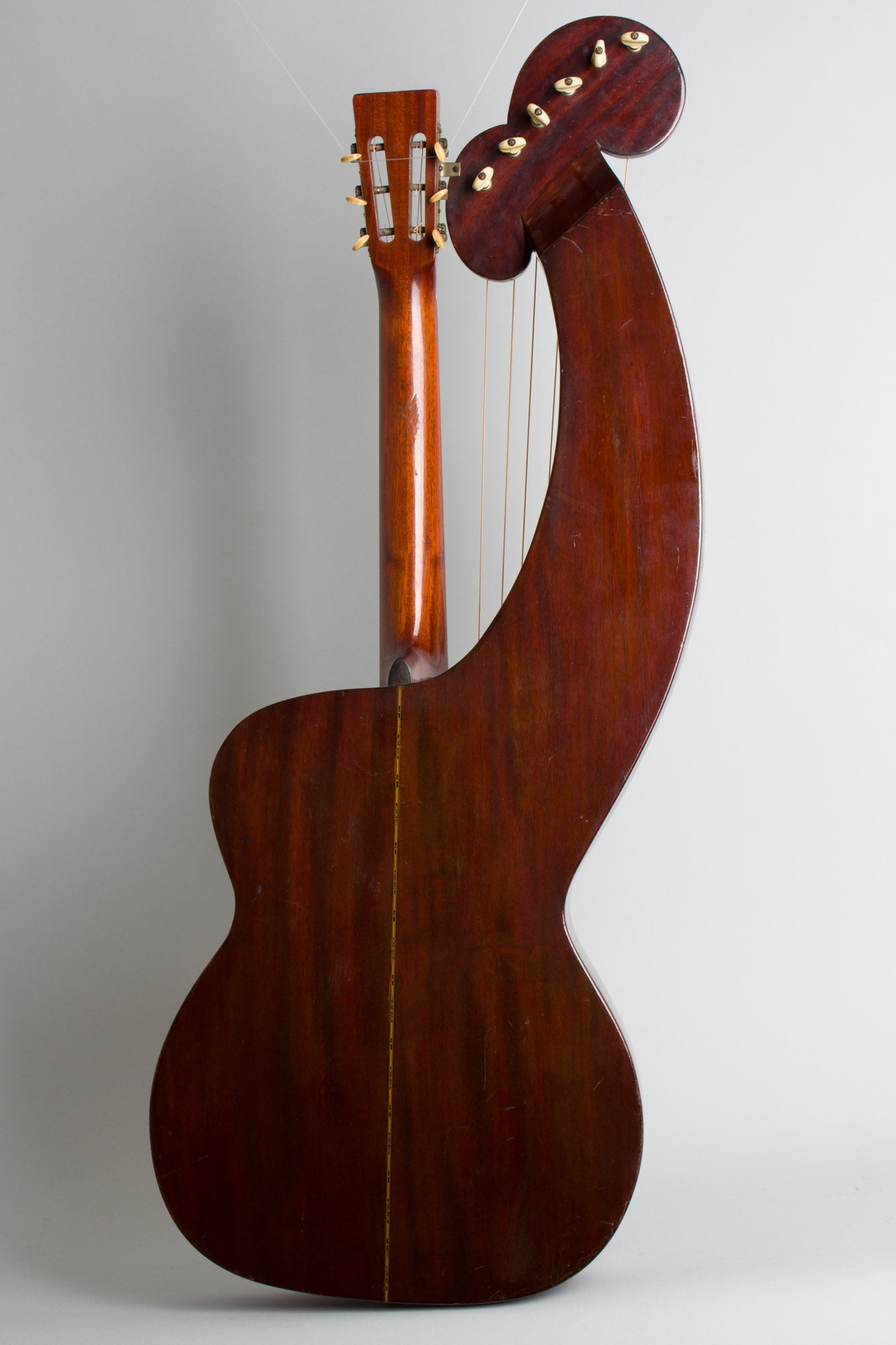 Larson Brothers Dyer Symphony Style 5 Harp Guitar (1914)