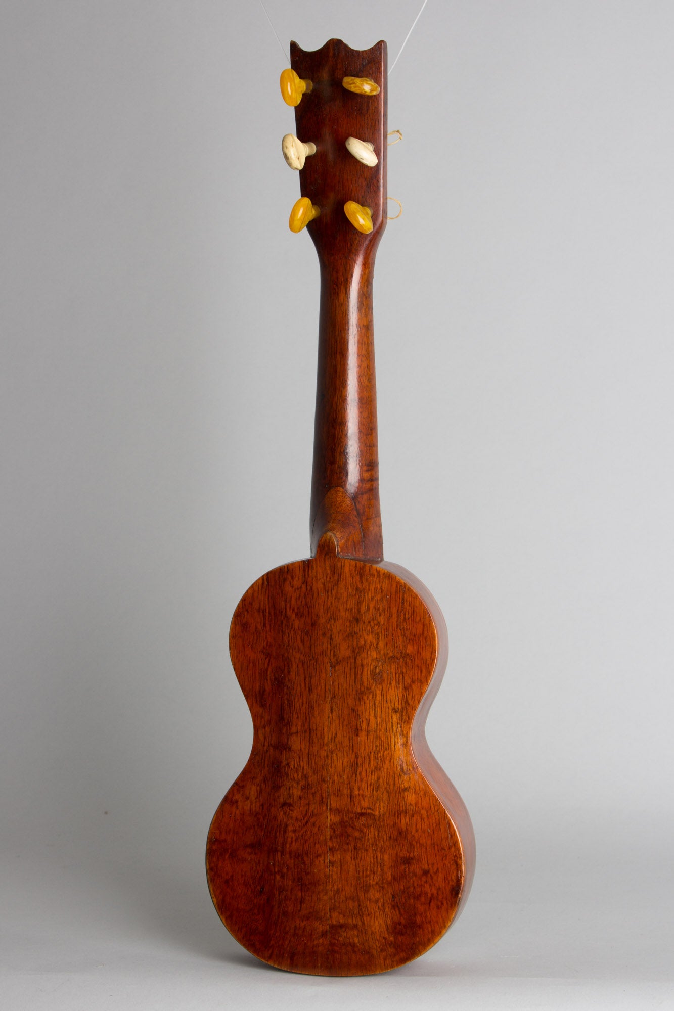 Leonardo Nunes 6 string Soprano Ukulele (1920)
