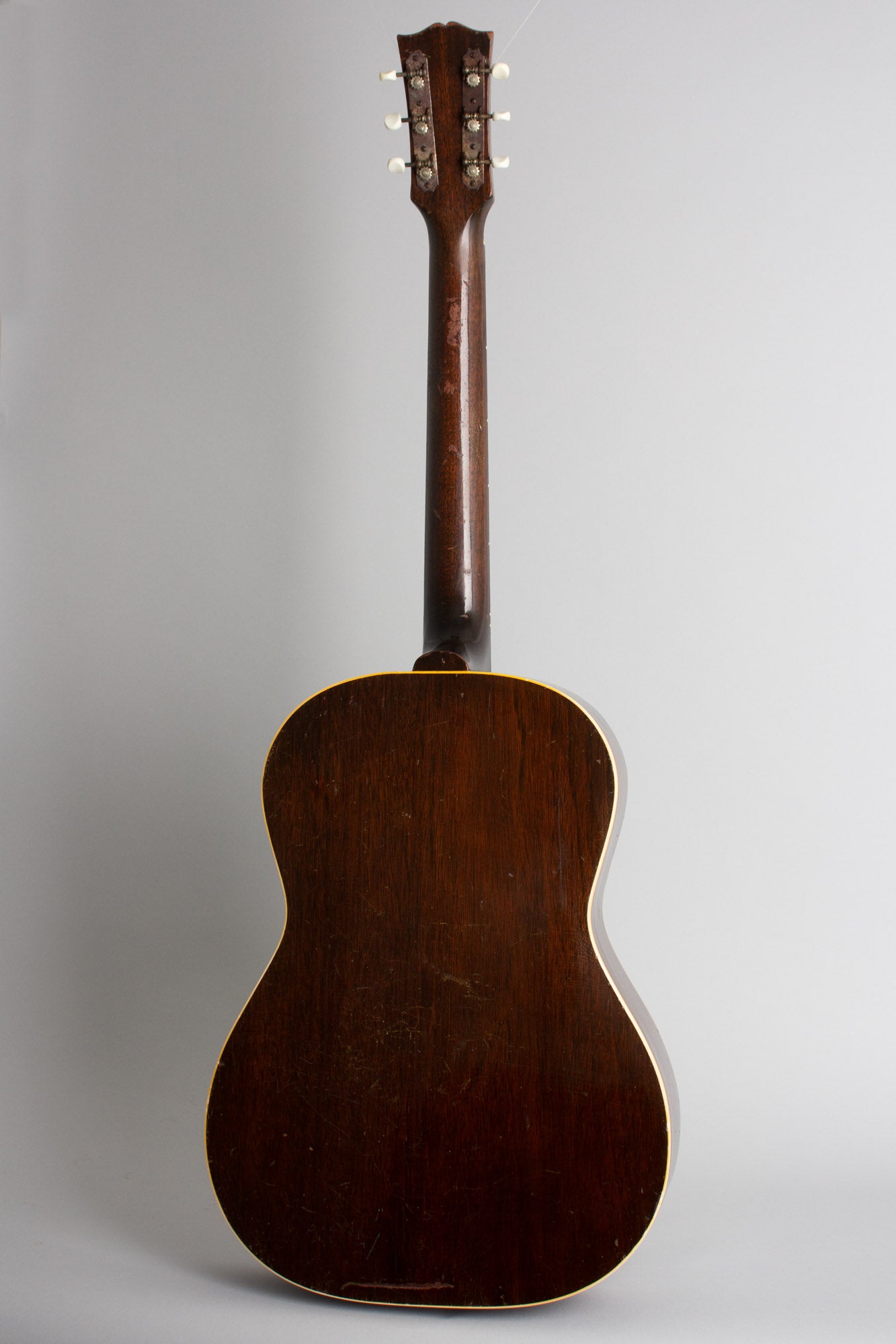 Gibson LG-2 Flat Top Acoustic Guitar (1946-7)