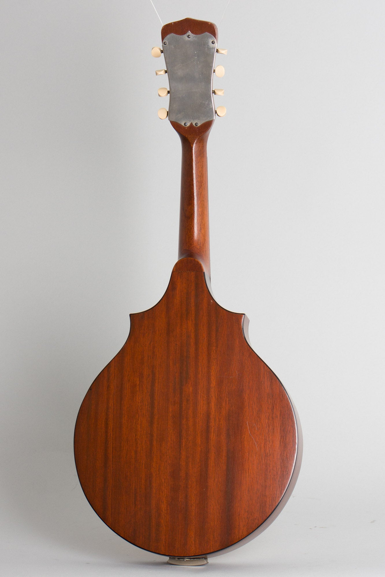 Lyon & Healy American Conservatory Venetian Tupoint Style 4983 Flat Back, Bent Top Mandolin (1925)
