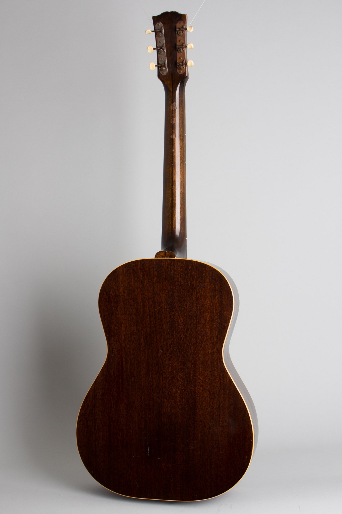 Gibson LG-2 Flat Top Acoustic Guitar (1943)