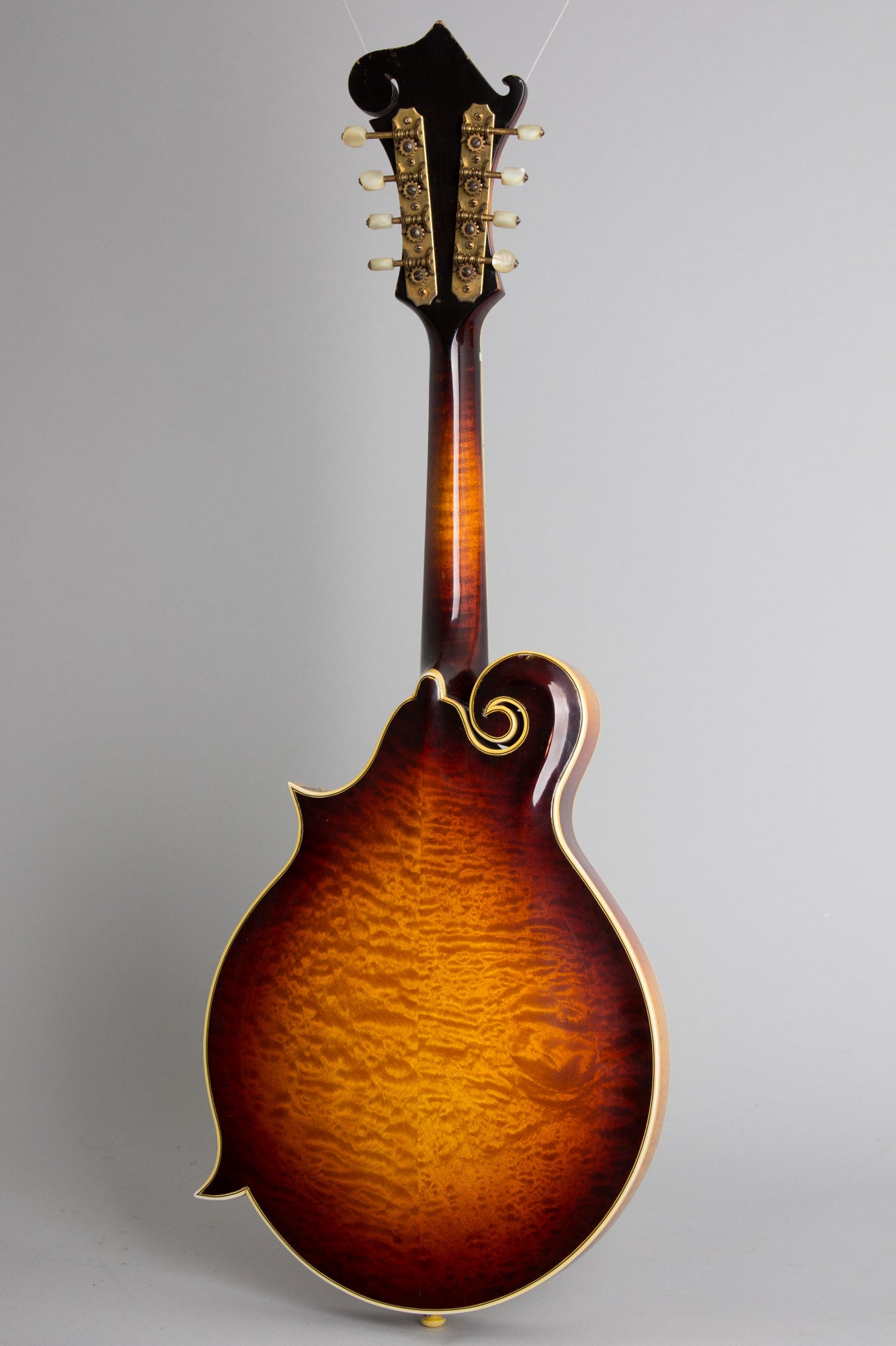 Gibson F-5 Carved Top Mandolin (1941) – RetroFret