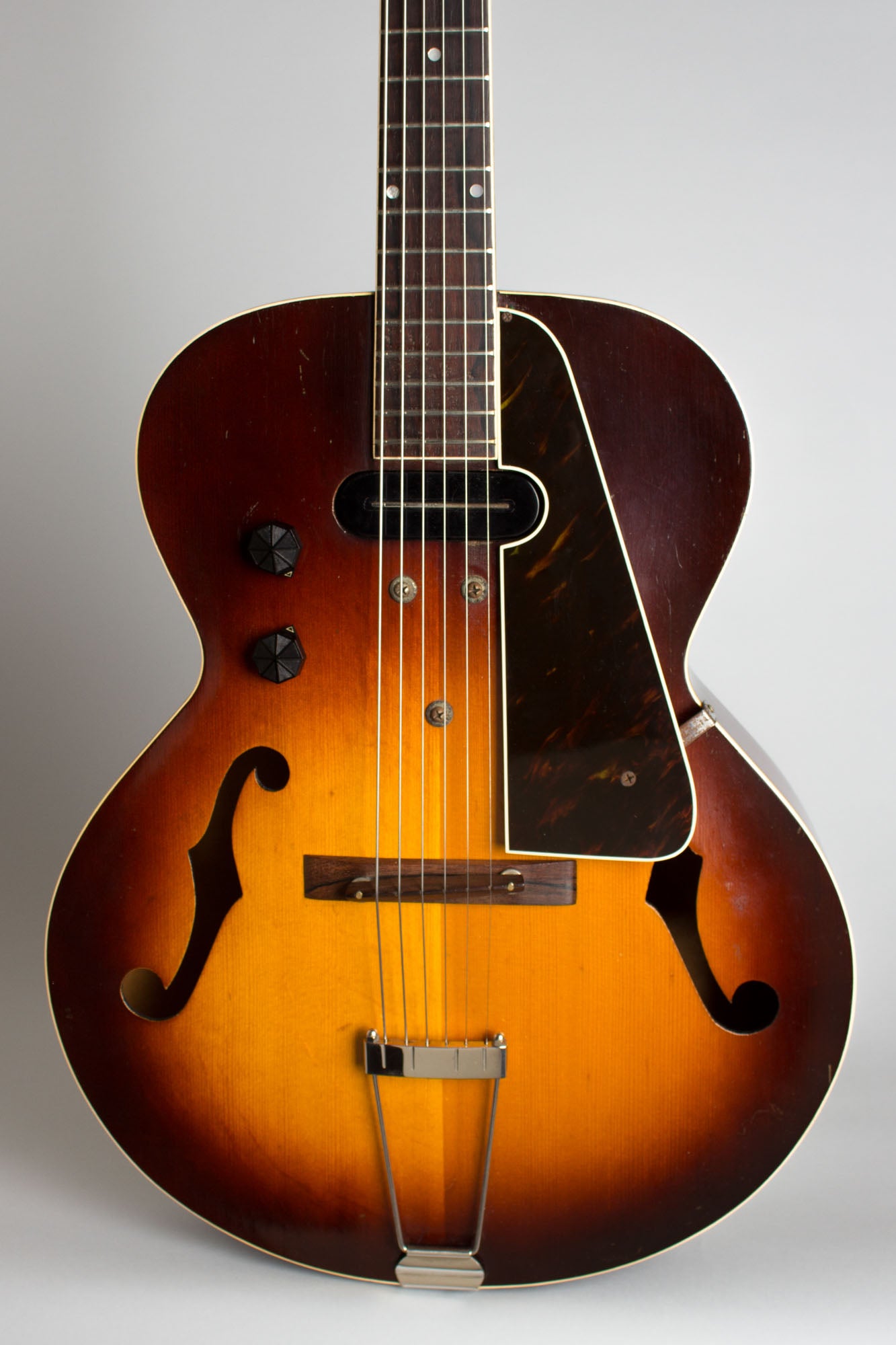 Recording King Roy Smeck Model A-104 Arch Top Hollow Body Electric Guitar (1940)