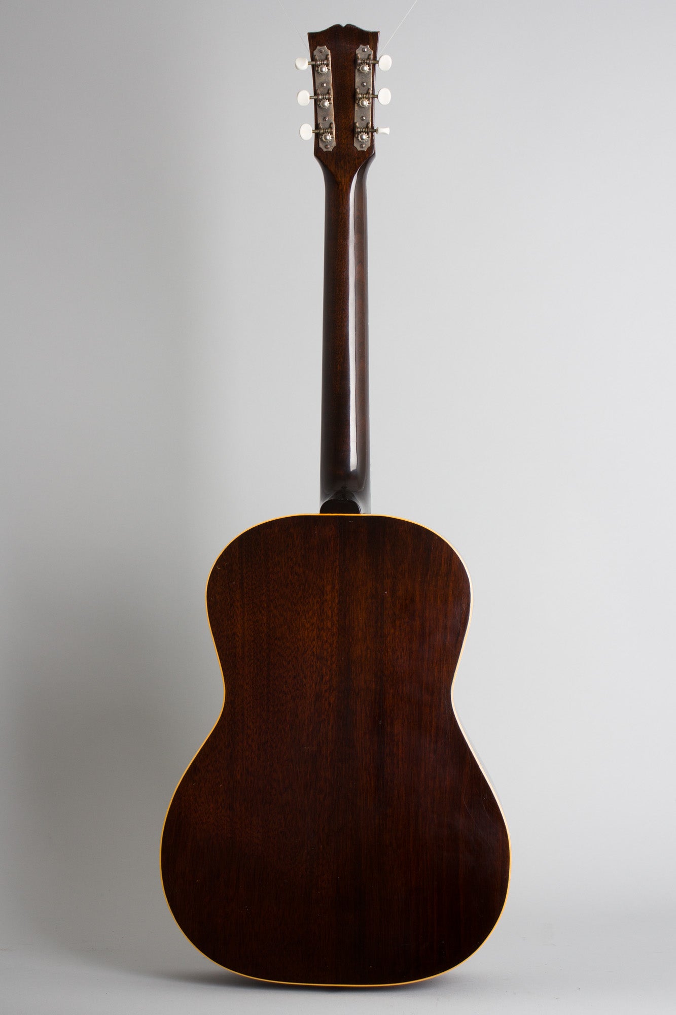 Gibson LG-2 Flat Top Acoustic Guitar (1946-7)