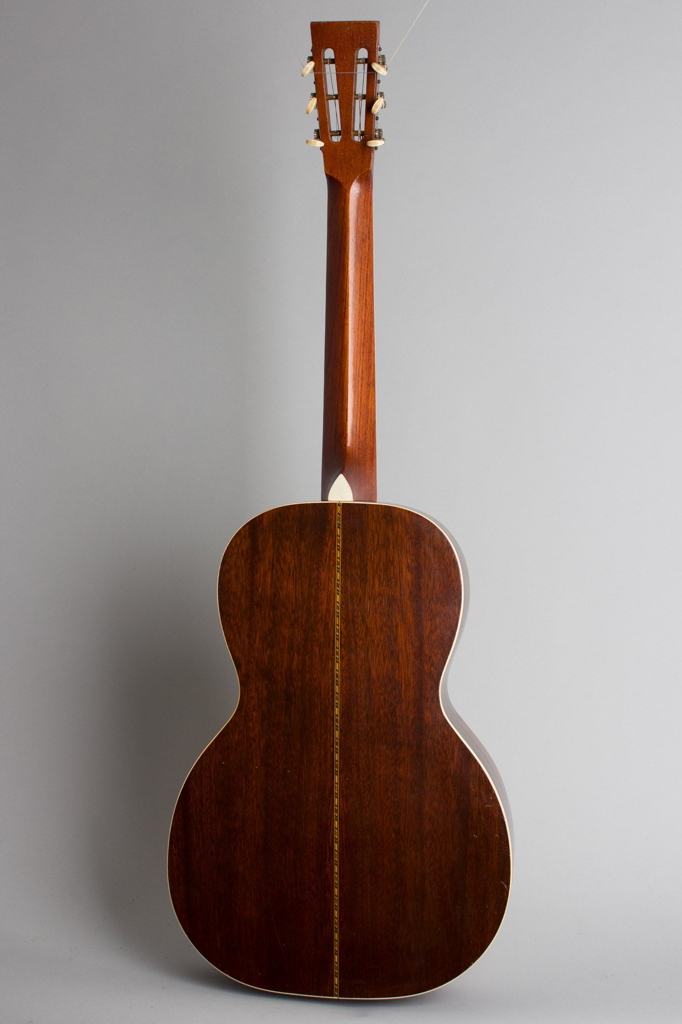 Washington Model B-330 Flat Top Acoustic Guitar (1925)