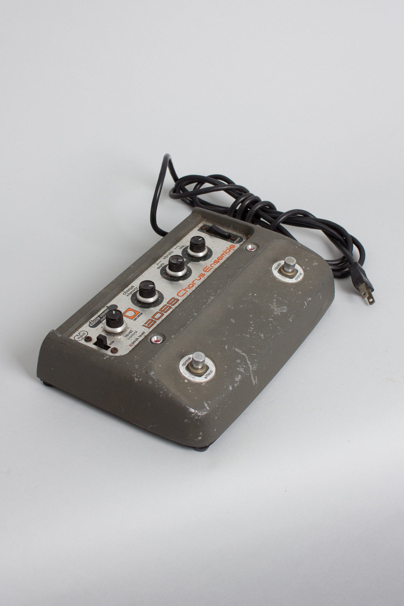 Boss CE-1 Chorus Ensemble Chorus and Vibrato Effect (1980)