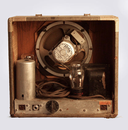 Volu-Tone Tube Amplifier (1936)