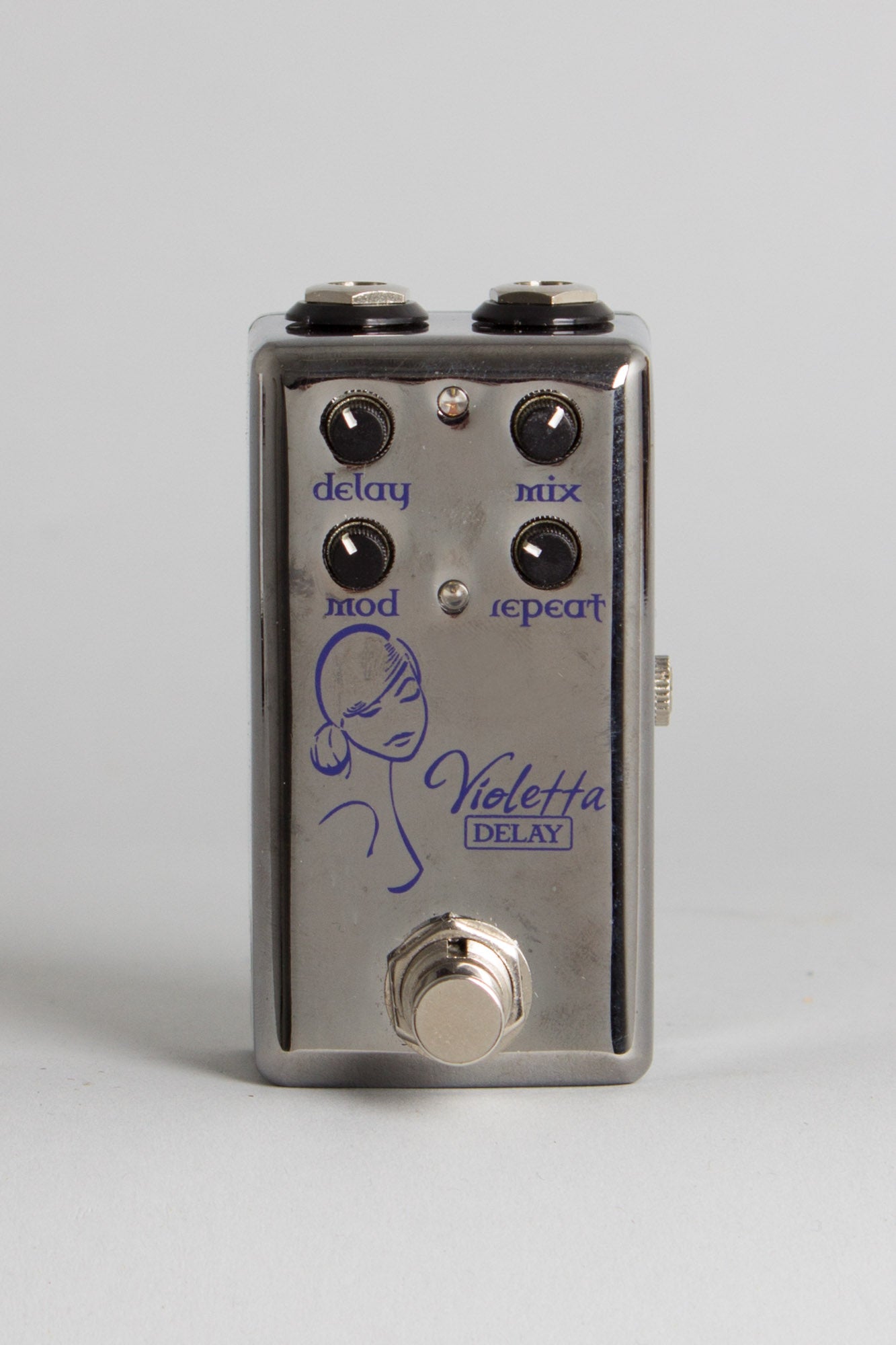 Red Witch Violetta Delay Effect