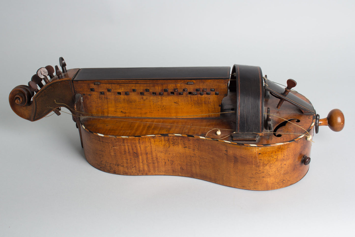 unknown Guitar Shaped 6 String Hurdy-gurdy (late 18th Century)