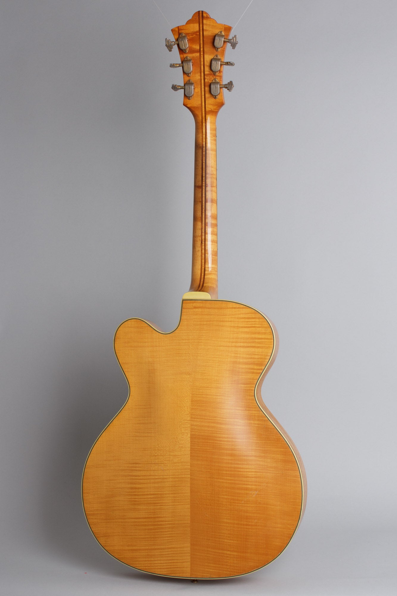 Guild Artist Award B w/floating DeArmond pickup Arch Top Acoustic Guitar (1961)