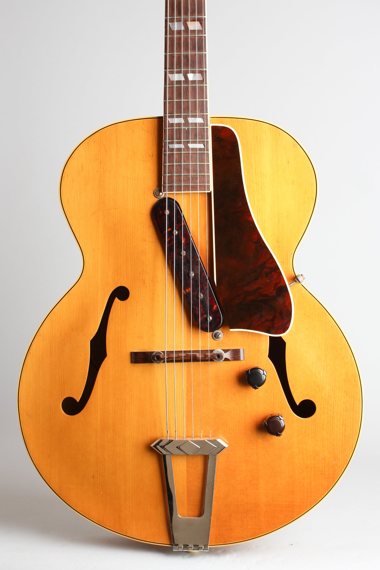 Gibson ES-300 Arch Top Hollow Body Electric Guitar (1940)