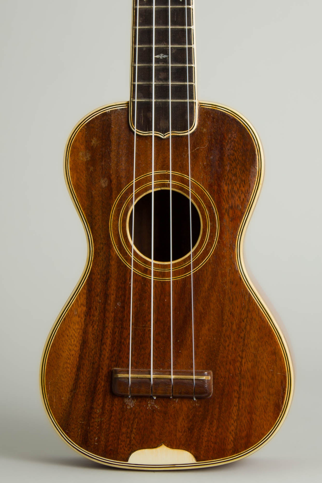 unlabelled Koa Soprano Ukulele (1925)