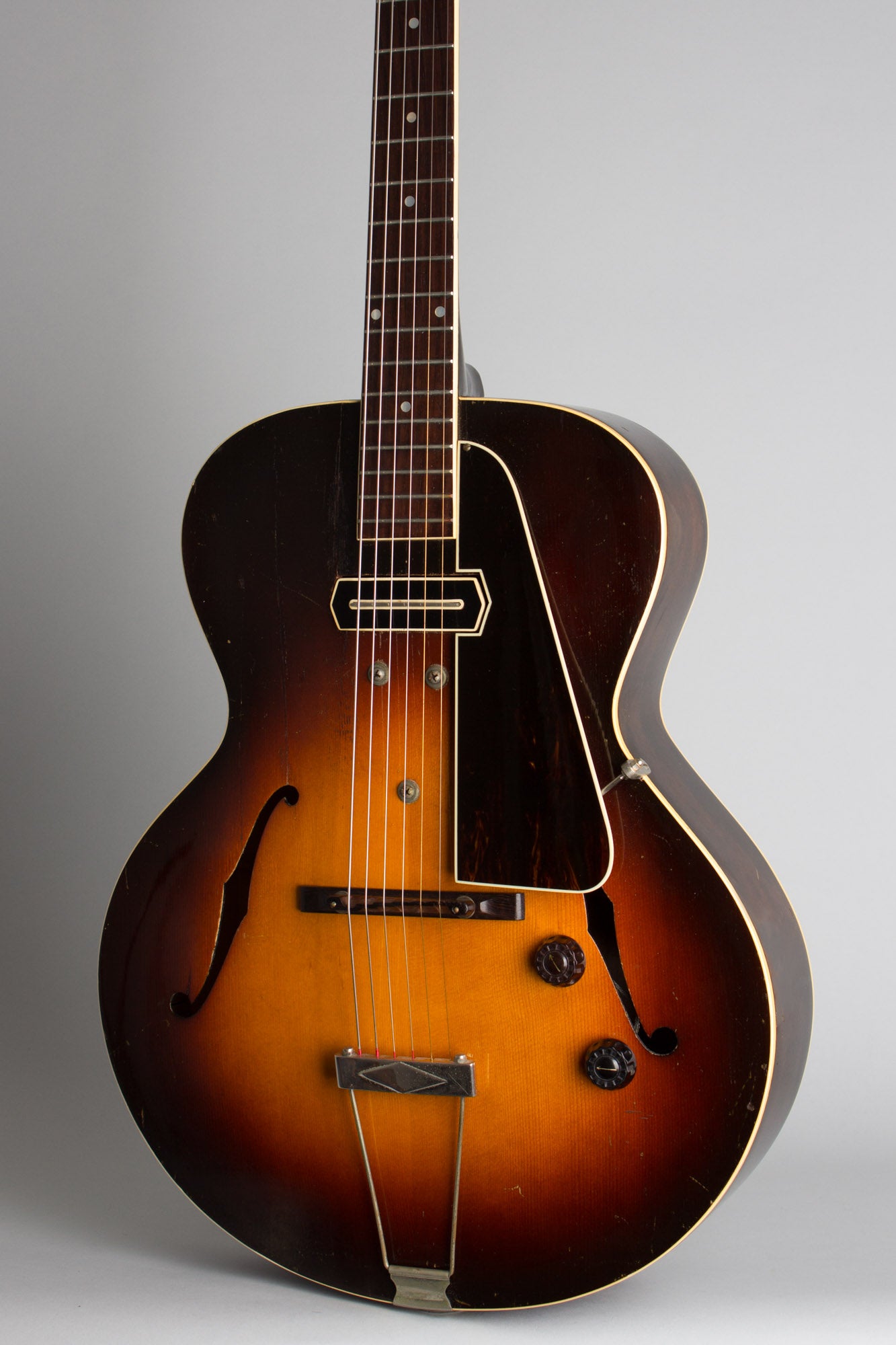 Gibson ES-150 Arch Top Hollow Body Electric Guitar (1939)