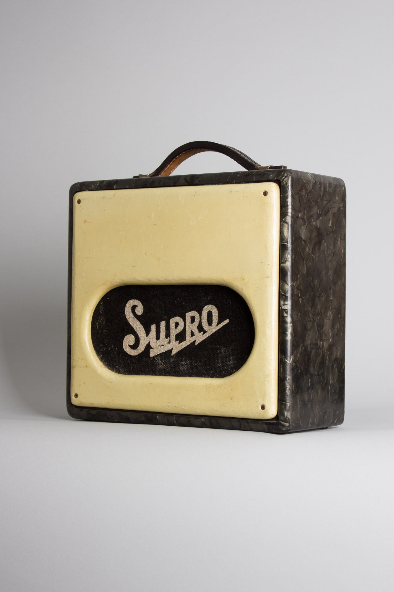 Supro Super Model 1606 Tube Amplifier (1958)