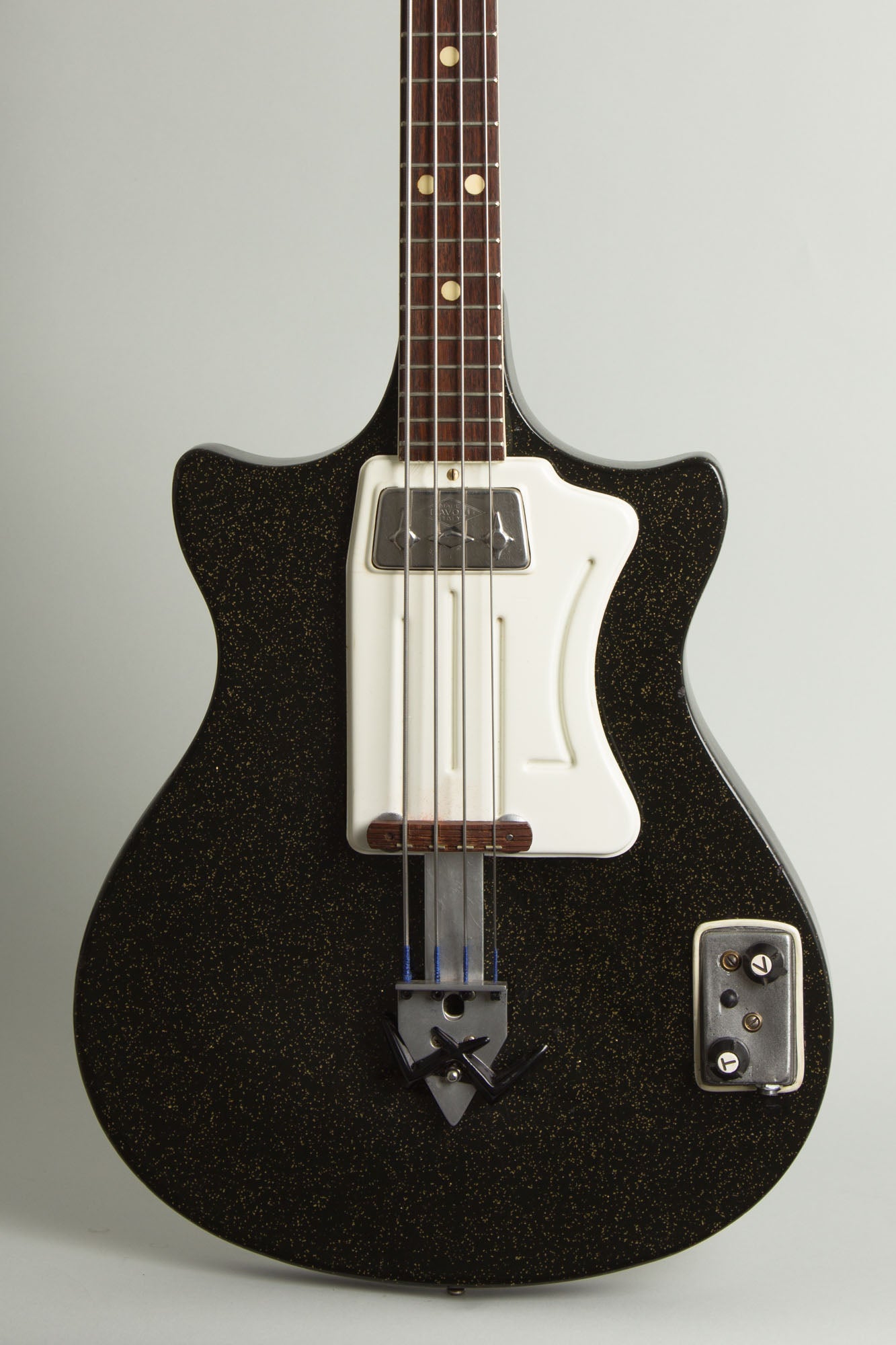 Wandre Roby Basso 63 Semi-Hollow Body Electric Bass Guitar (1963)