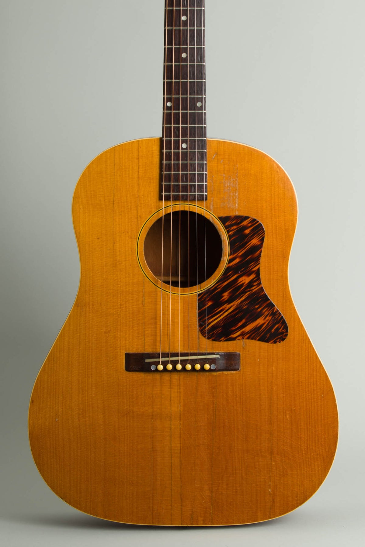 Gibson J-35 Flat Top Acoustic Guitar (1939)
