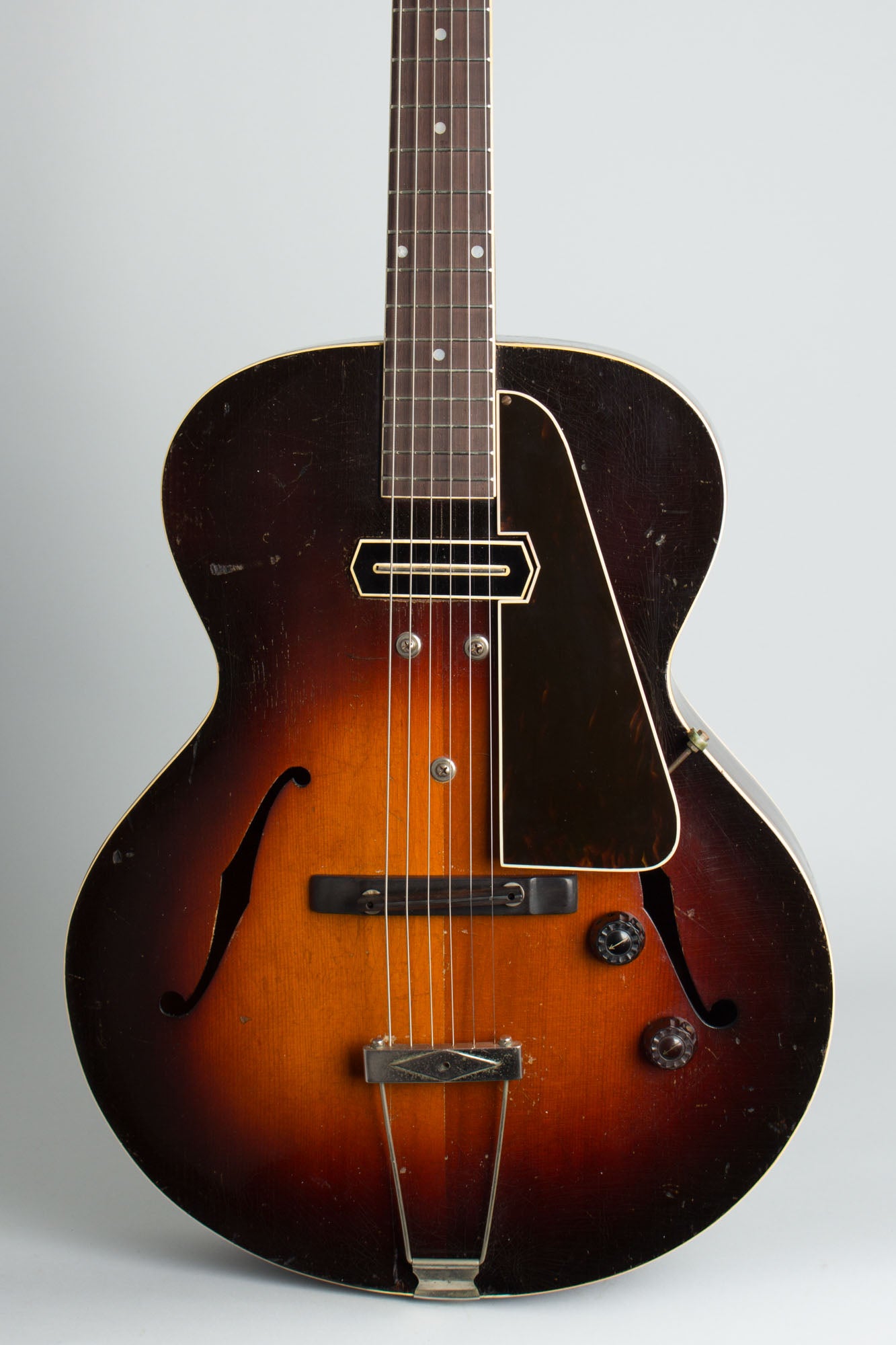 Gibson ES-150 Arch Top Hollow Body Electric Guitar (1939)