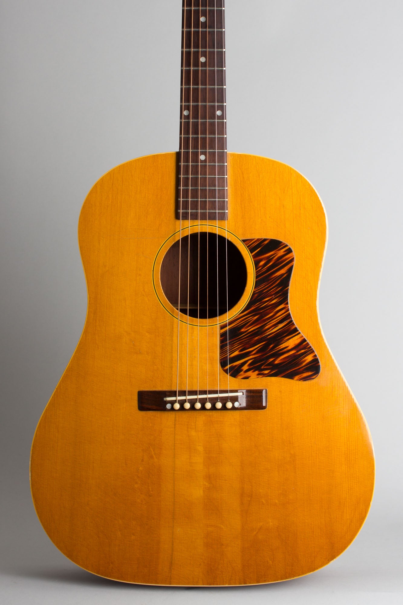 Gibson J-35 Flat Top Acoustic Guitar (1941)